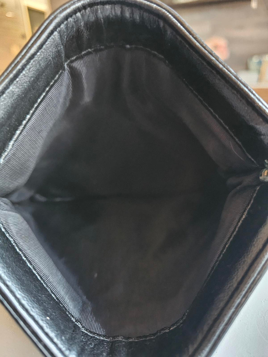 Vintage Andé Black Quilted Leather Shoulder Bag – Gold Chain Strap