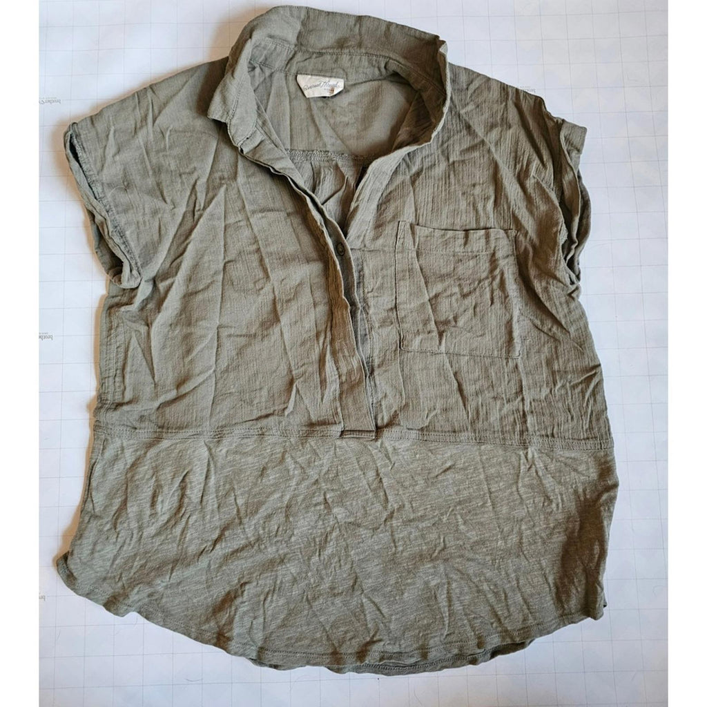 Universal Thread Olive Green Button Front Blouse Women's M