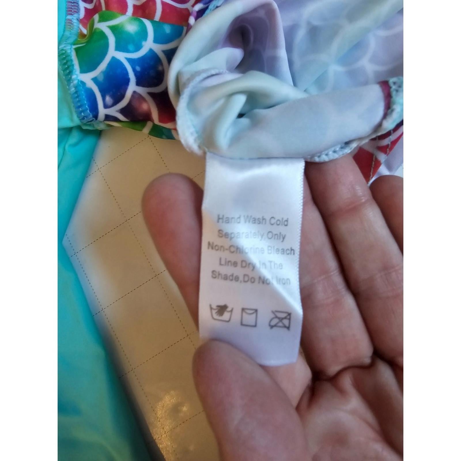 Girls Rash Guard Swimsuit Set Rainbow Mermaid Scales Sizes 2T and 3-4