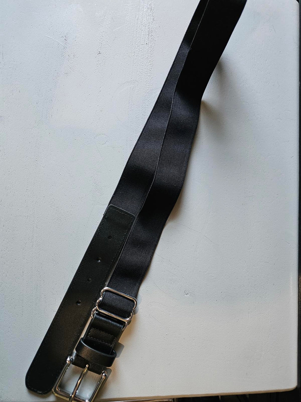 Under Armour Black Stretch Belt – Adjustable, Sleek & Built to Survive Leg Day