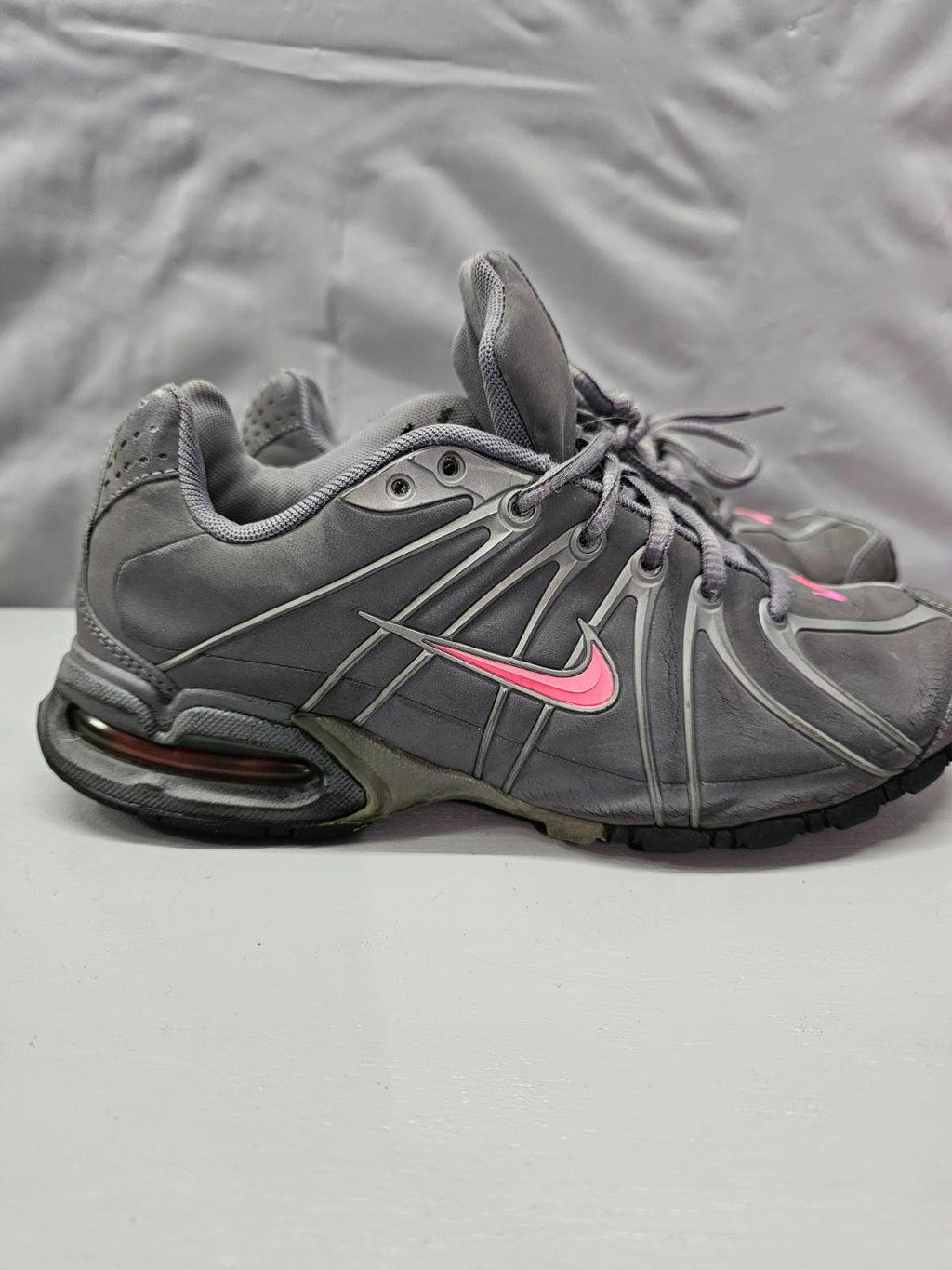 Nike Air Max Torch 4 Women’s Running Shoes Gray & Pink Size 8.5
