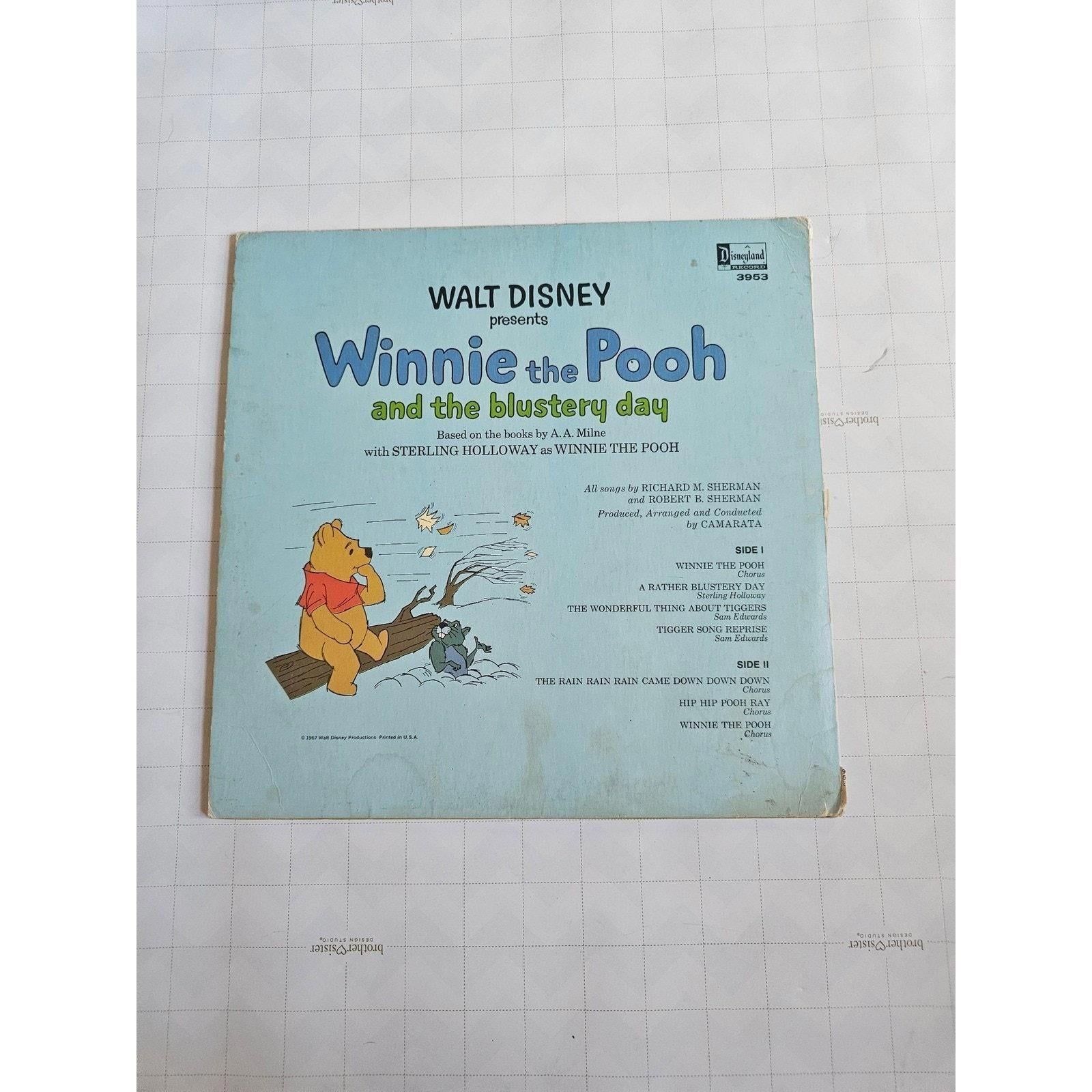 Walt Disney Presents Winnie the Pooh Blustery Day Vinyl Record & Book 3953 - good-g-