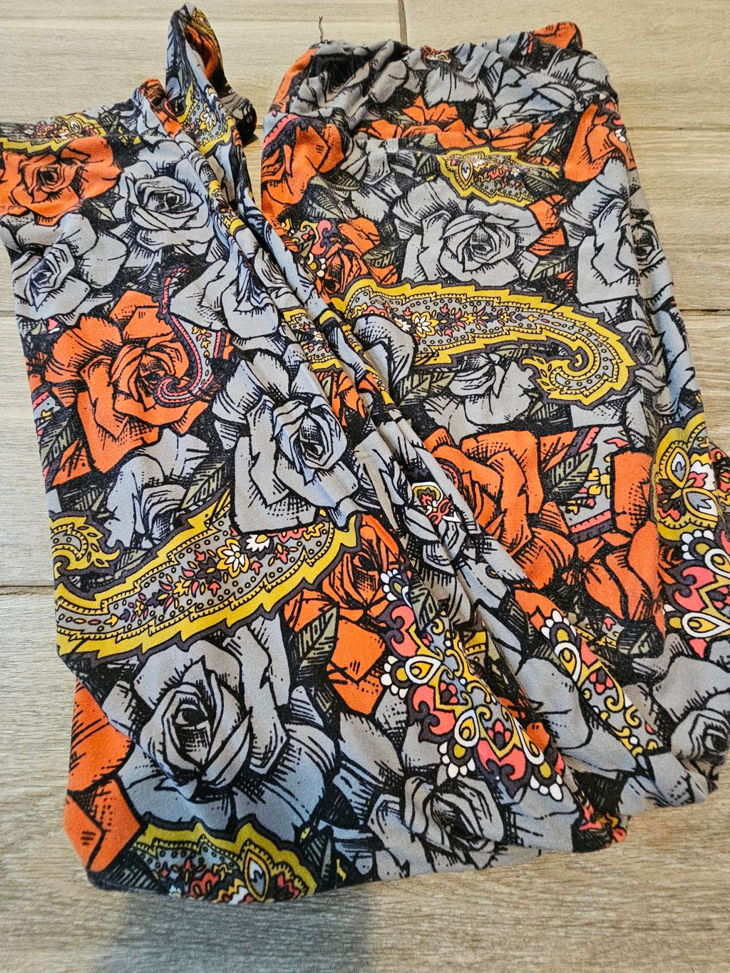 LuLaRoe Tall & Curvy TC Leggings Orange Gray Floral Paisley Print