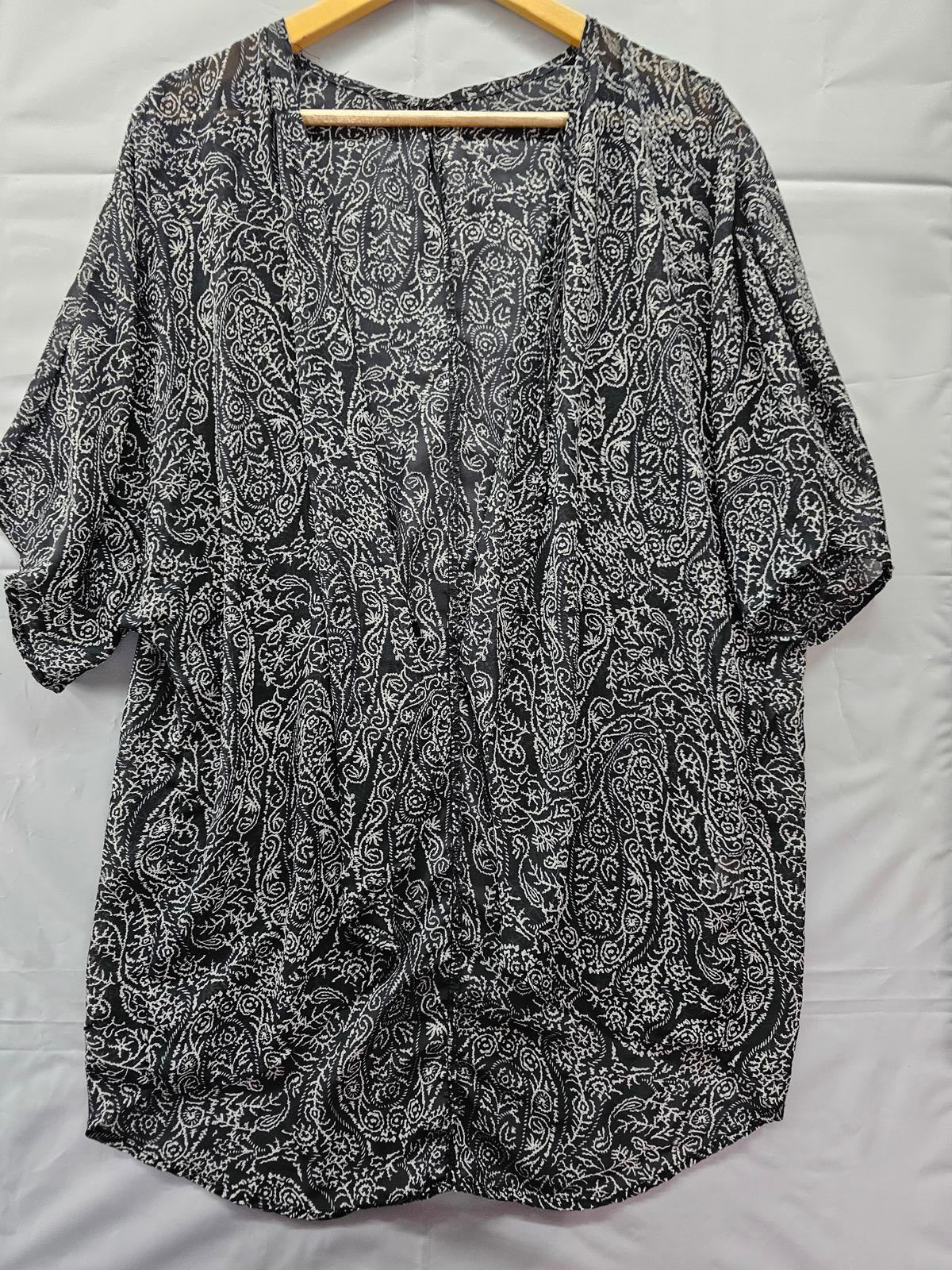Black & White Paisley Kimono Cardigan Women’s XL Lightweight Sheer Layer