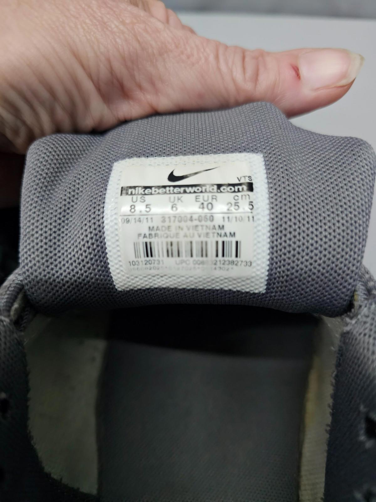 Nike Air Max Torch 4 Women’s Running Shoes Gray & Pink Size 8.5