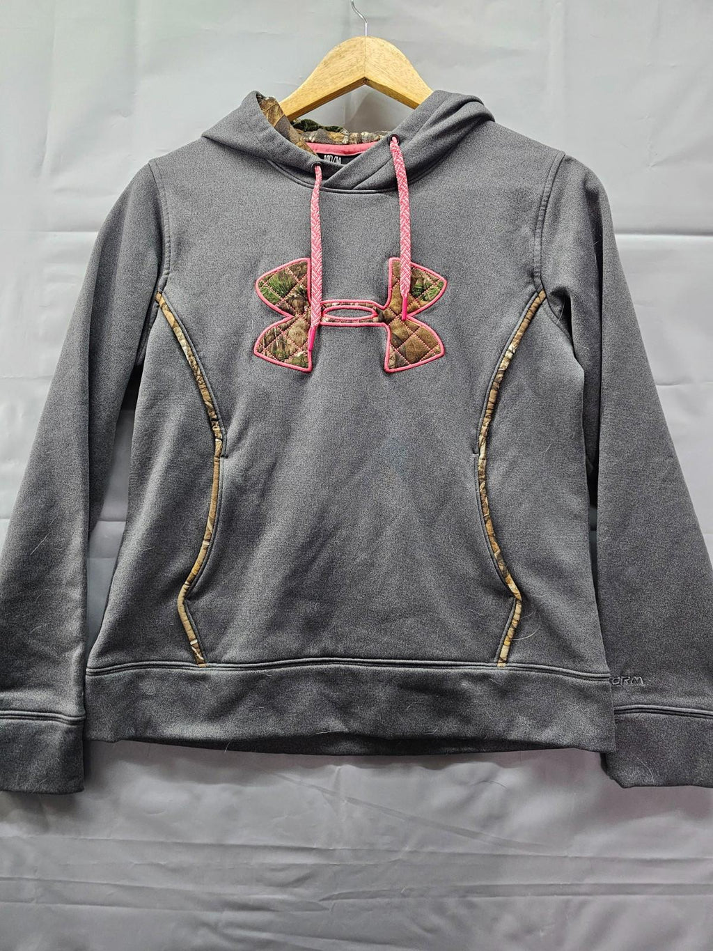 Under Armour Hoodie Women's Medium Black Pink Camo Pullover Sweatshirt