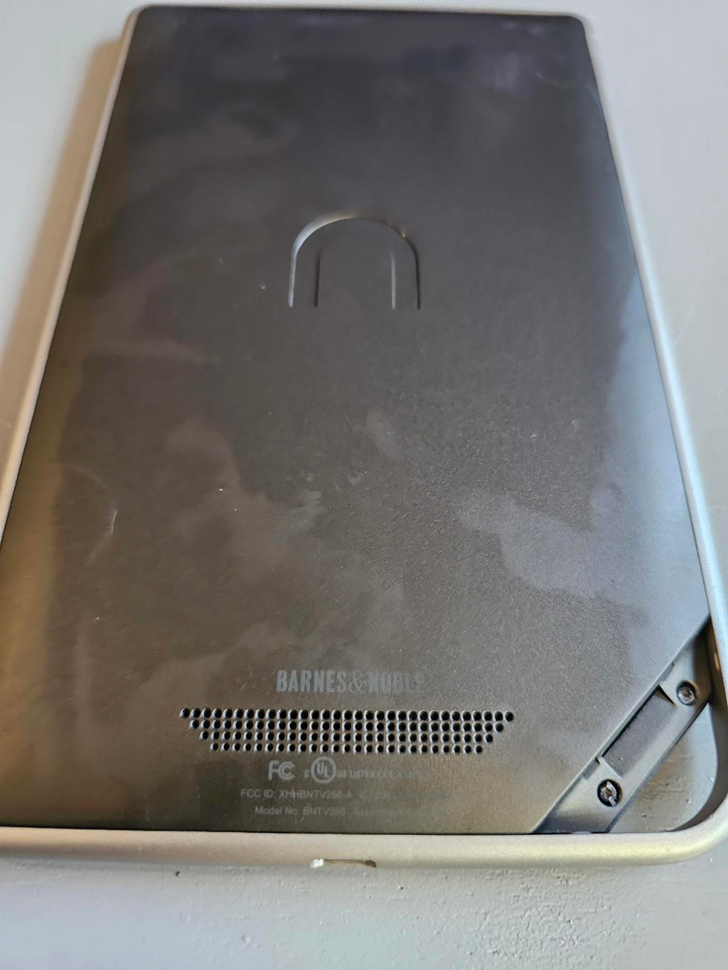 Barnes & Noble Nook Tablet Model BNTV250A Silver Flickers On Won’t Stay Powered