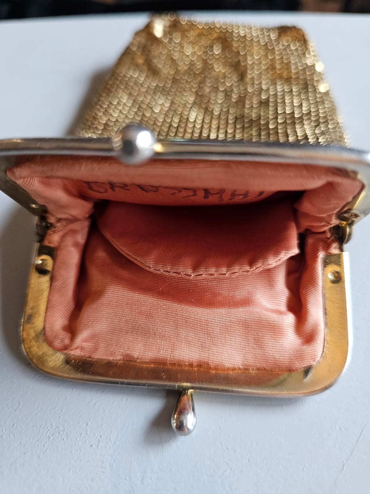 Vintage Gold Mesh Kiss-Lock Eyeglass Case / Evening Clutch – Peach Lining