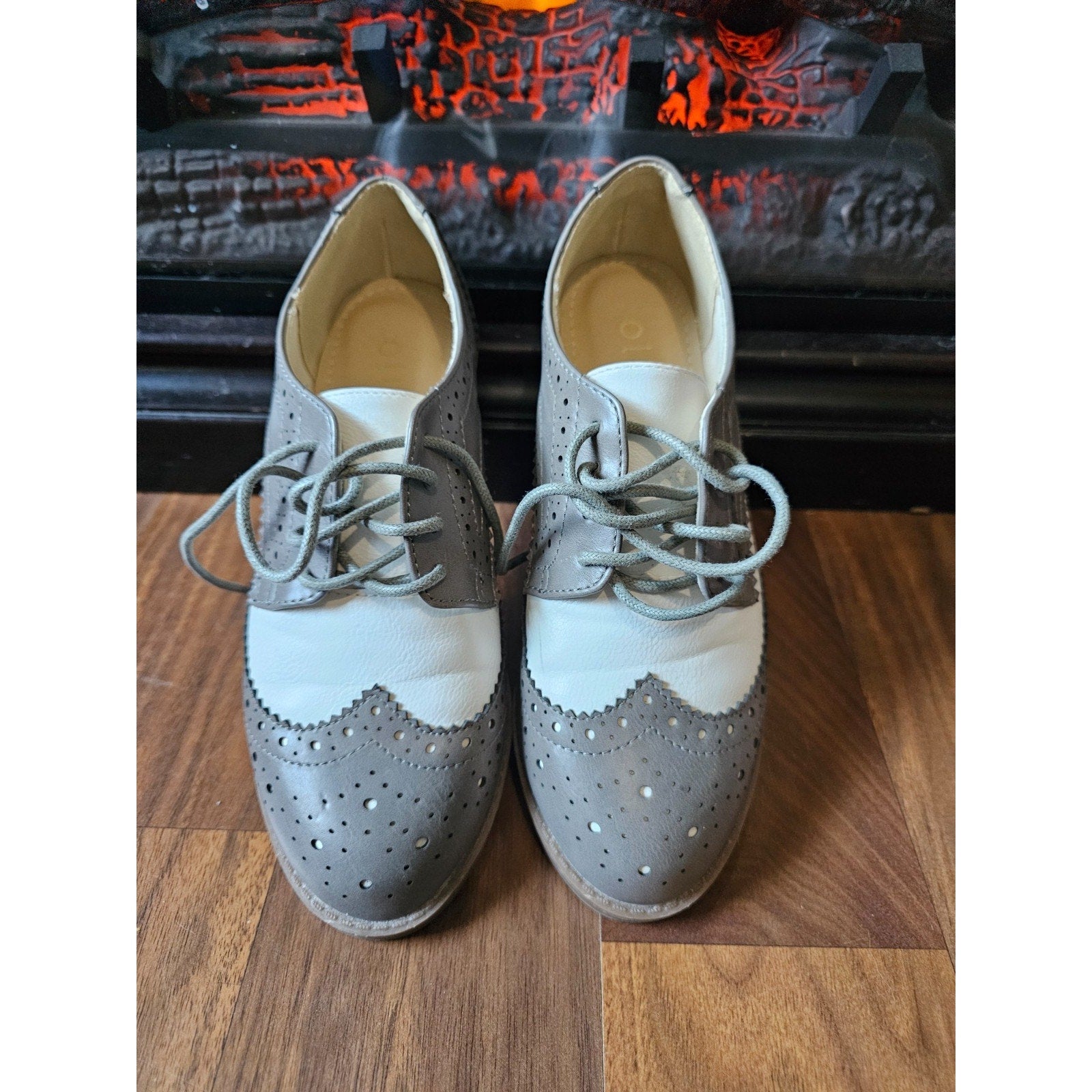 Ollio Gray White Saddle Oxford Wingtip Shoes Size 6 – Vintage Style NEW