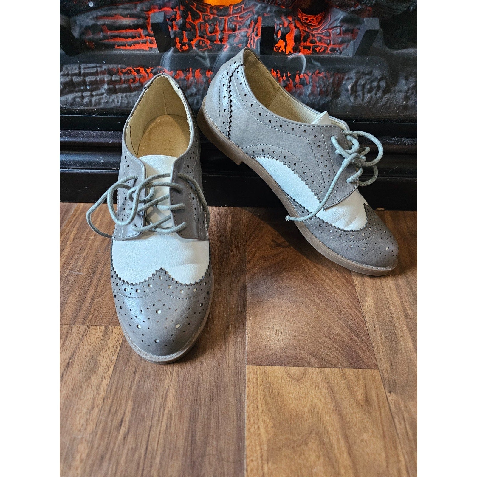 Ollio Gray White Saddle Oxford Wingtip Shoes Size 6 – Vintage Style NEW