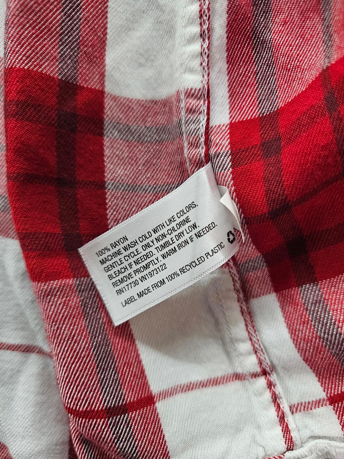 Universal Thread Red White Plaid Button Up Shirt Rayon Long Sleeve Women's Med