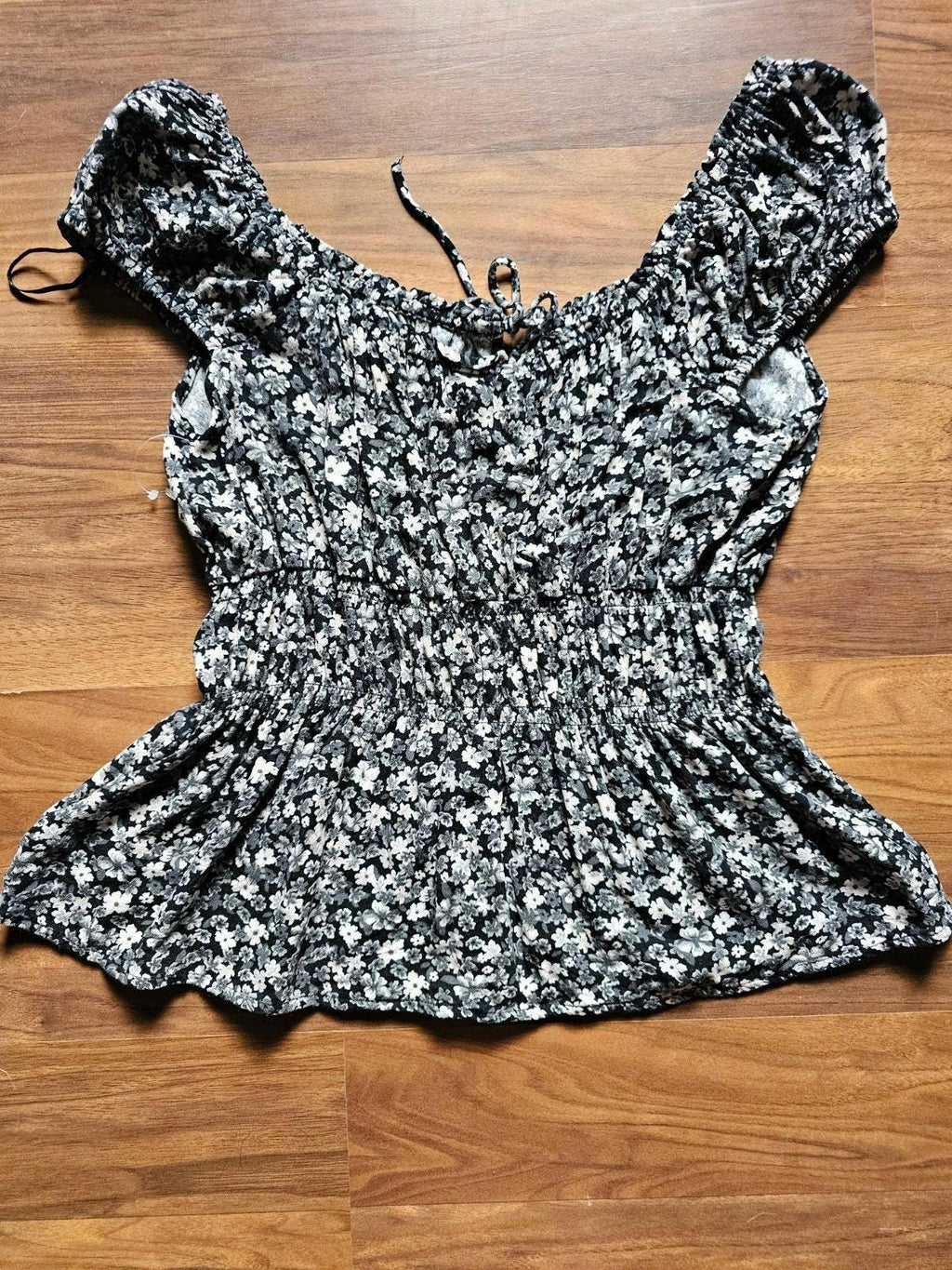 Old Navy Women's Black White Floral Off Shoulder Blouse M