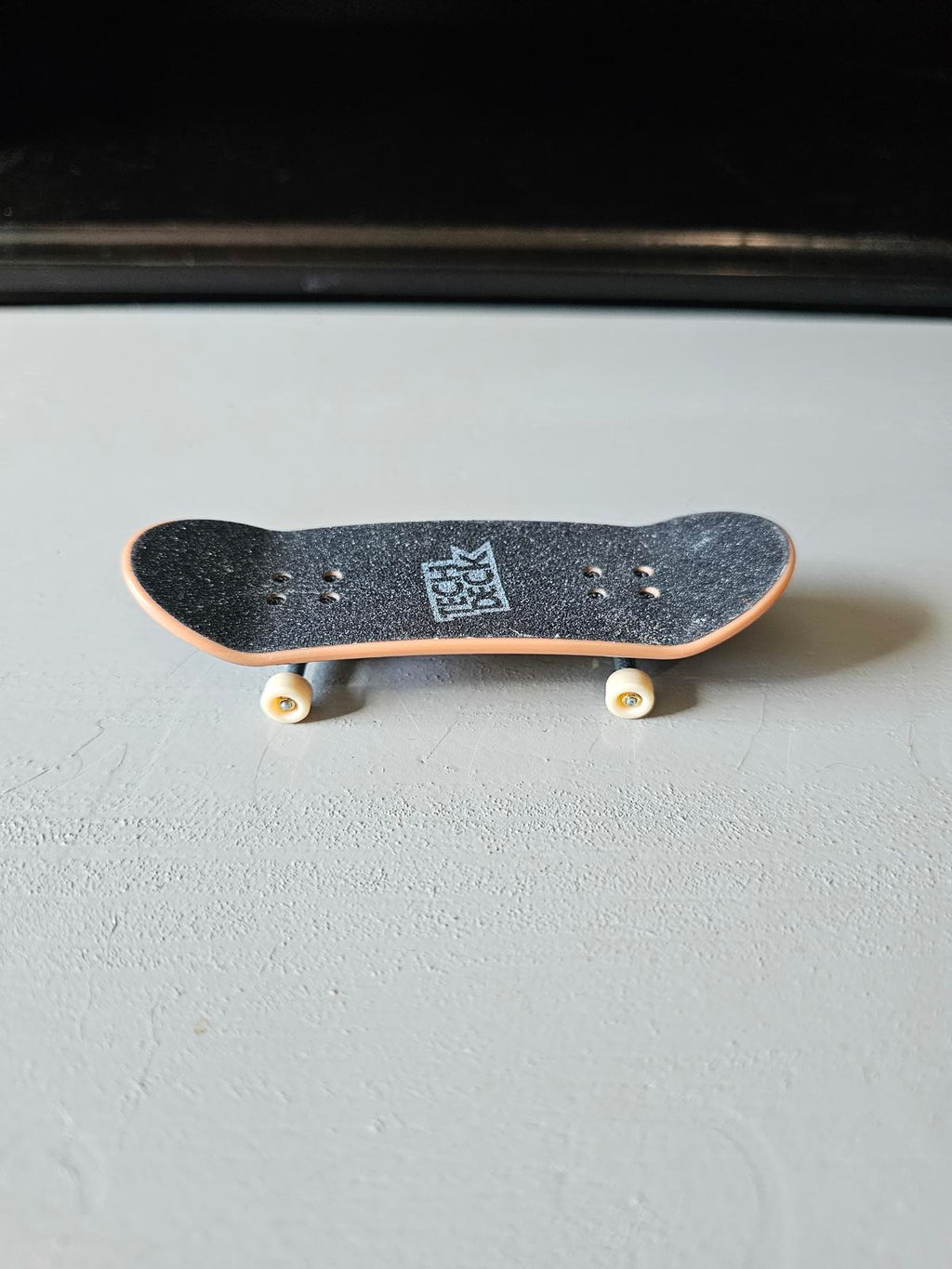 Tech Deck Fingerboard Hot Beast Fire Graphic Mini Skateboard Black/Red