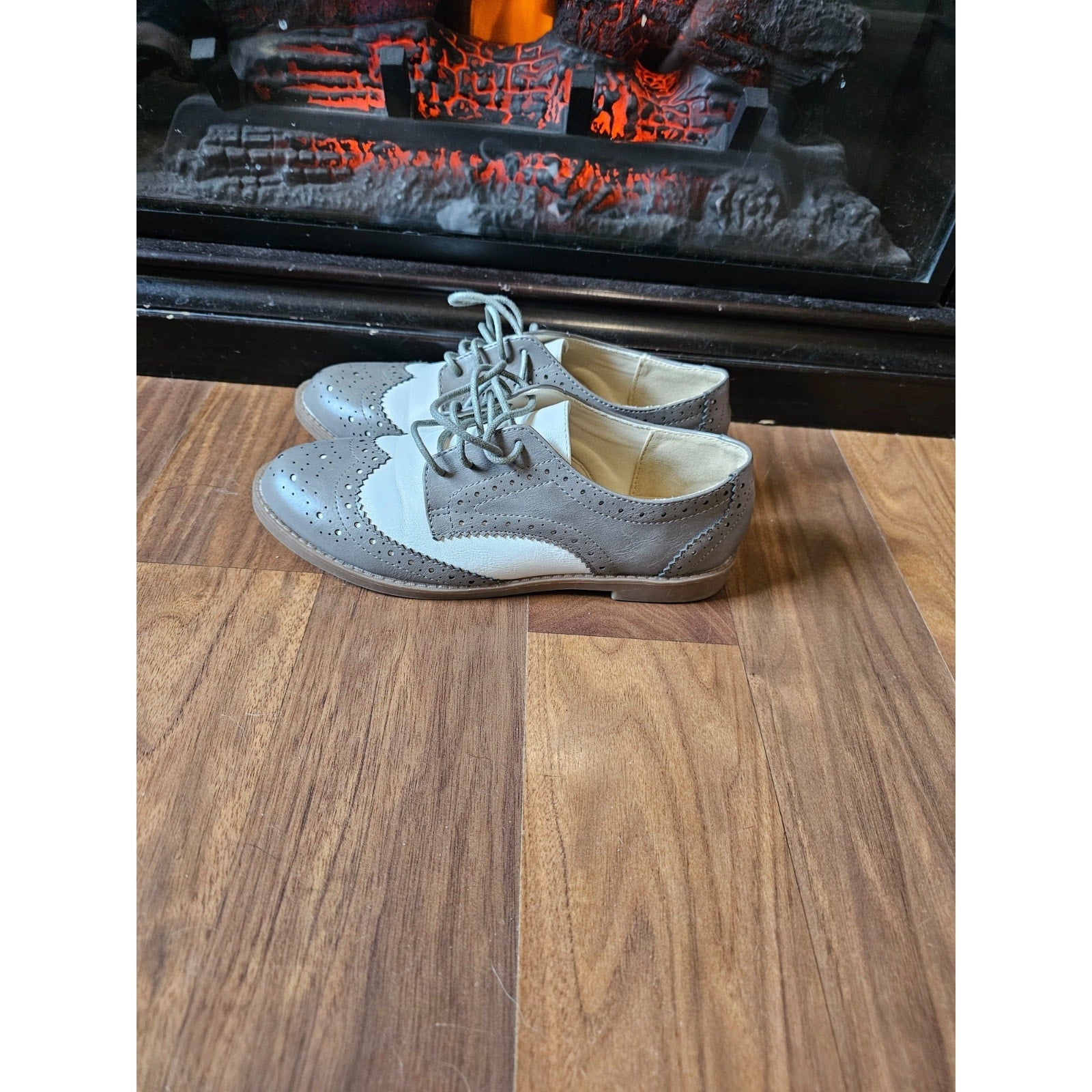 Ollio Gray White Saddle Oxford Wingtip Shoes Size 6 – Vintage Style NEW