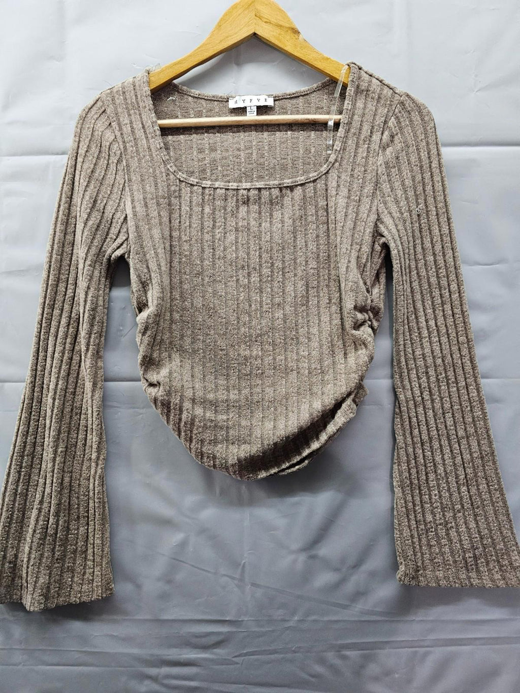 HYFVE Women’s Ribbed Knit Sweater Top Taupe Long Sleeve Ruched Size Large