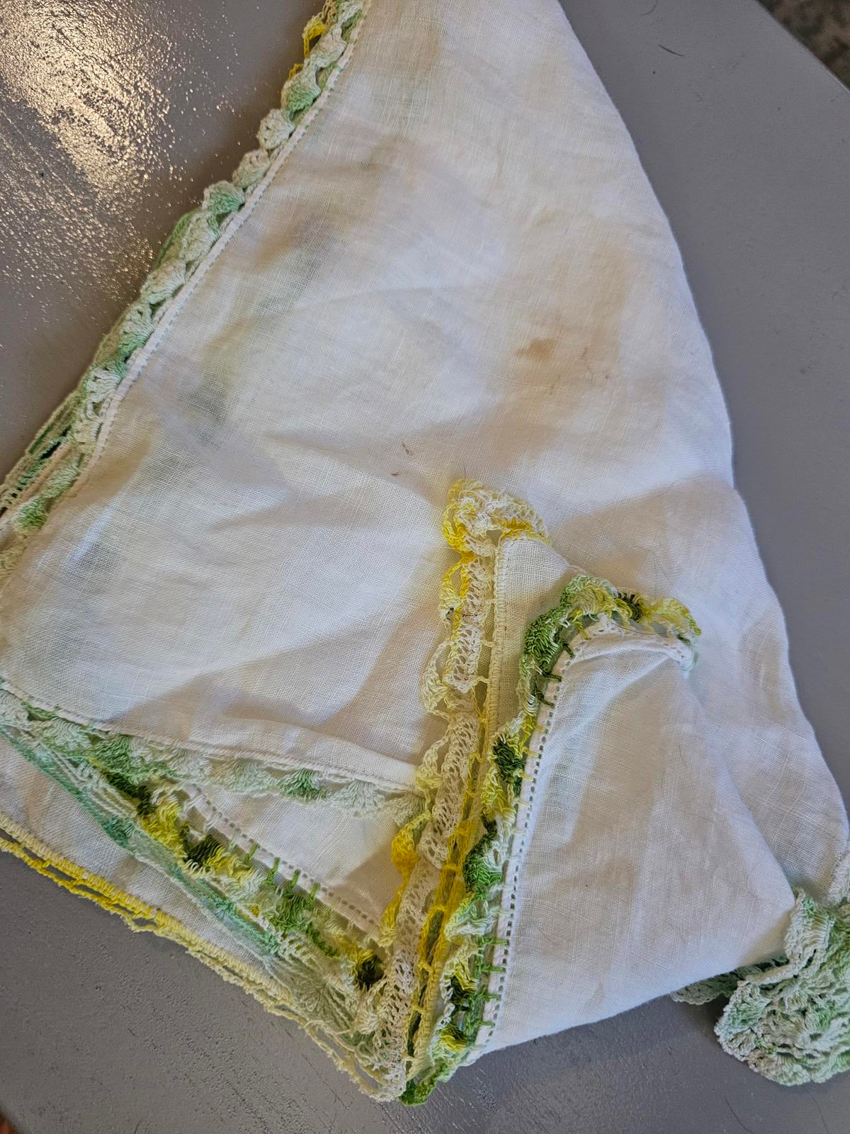 Vintage Hand Crochet Lace Hankies Set of 4 White Linen with Yellow Green Edging