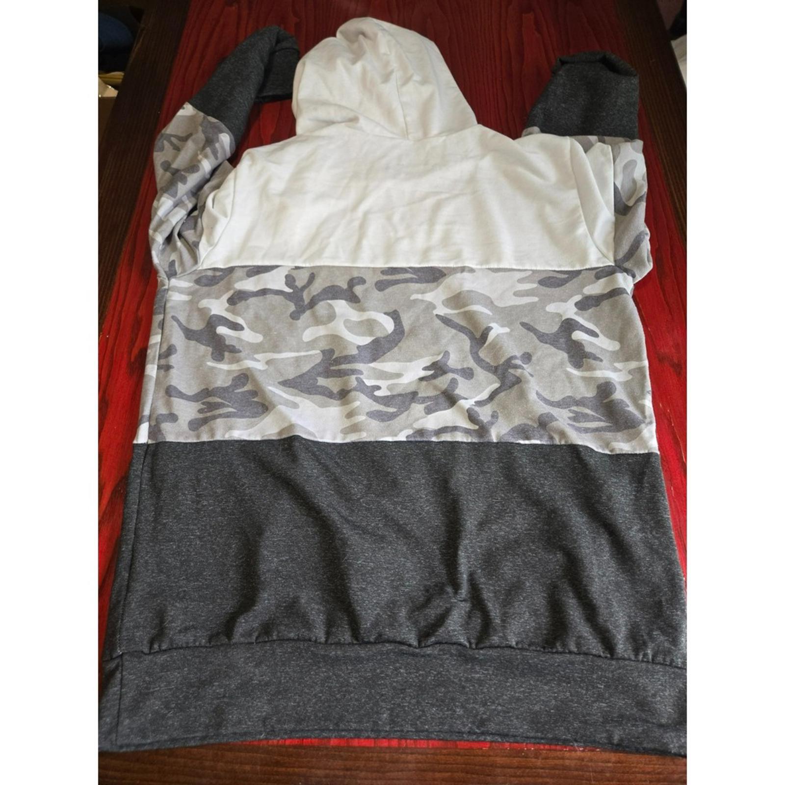 The Unbranded Brand Men's Colorblock Camo Hoodie - Size L