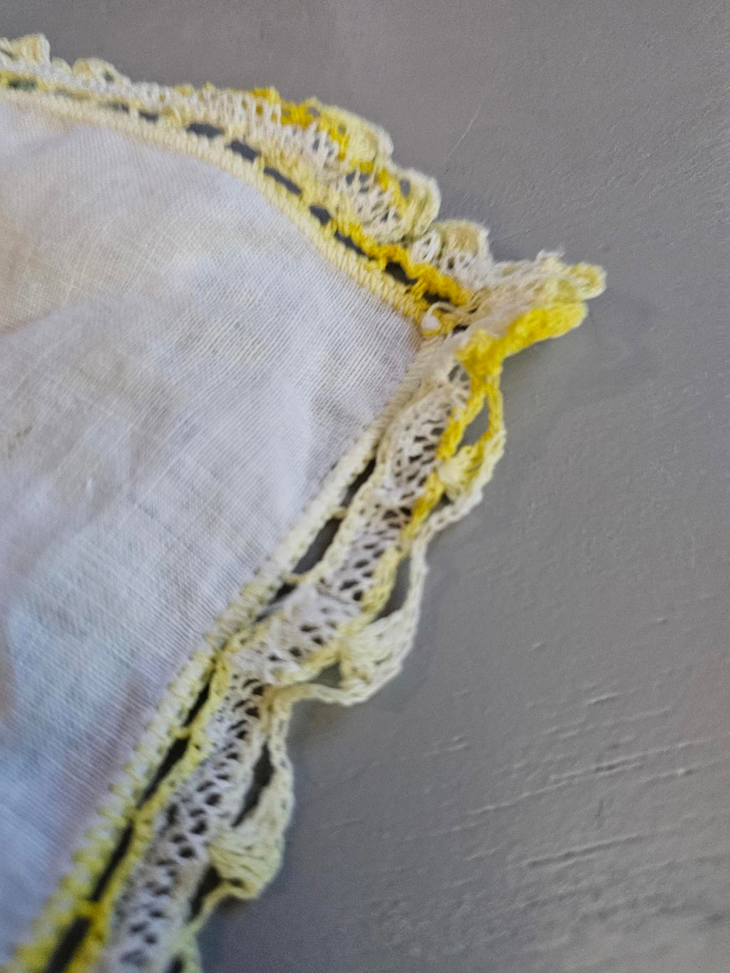 Vintage Hand Crochet Lace Hankies Set of 4 White Linen with Yellow Green Edging