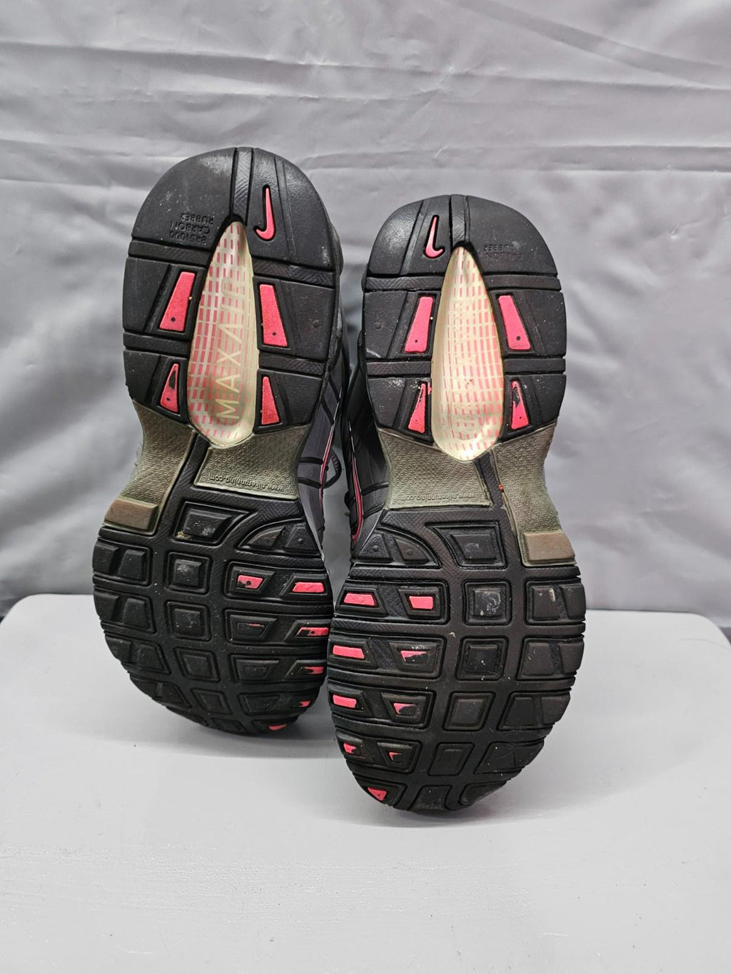 Nike Air Max Torch 4 Women’s Running Shoes Gray & Pink Size 8.5