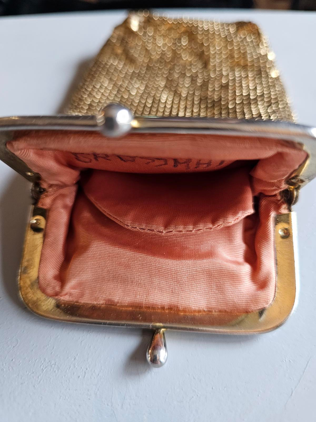Vintage Gold Mesh Kiss-Lock Eyeglass Case / Evening Clutch – Peach Lining