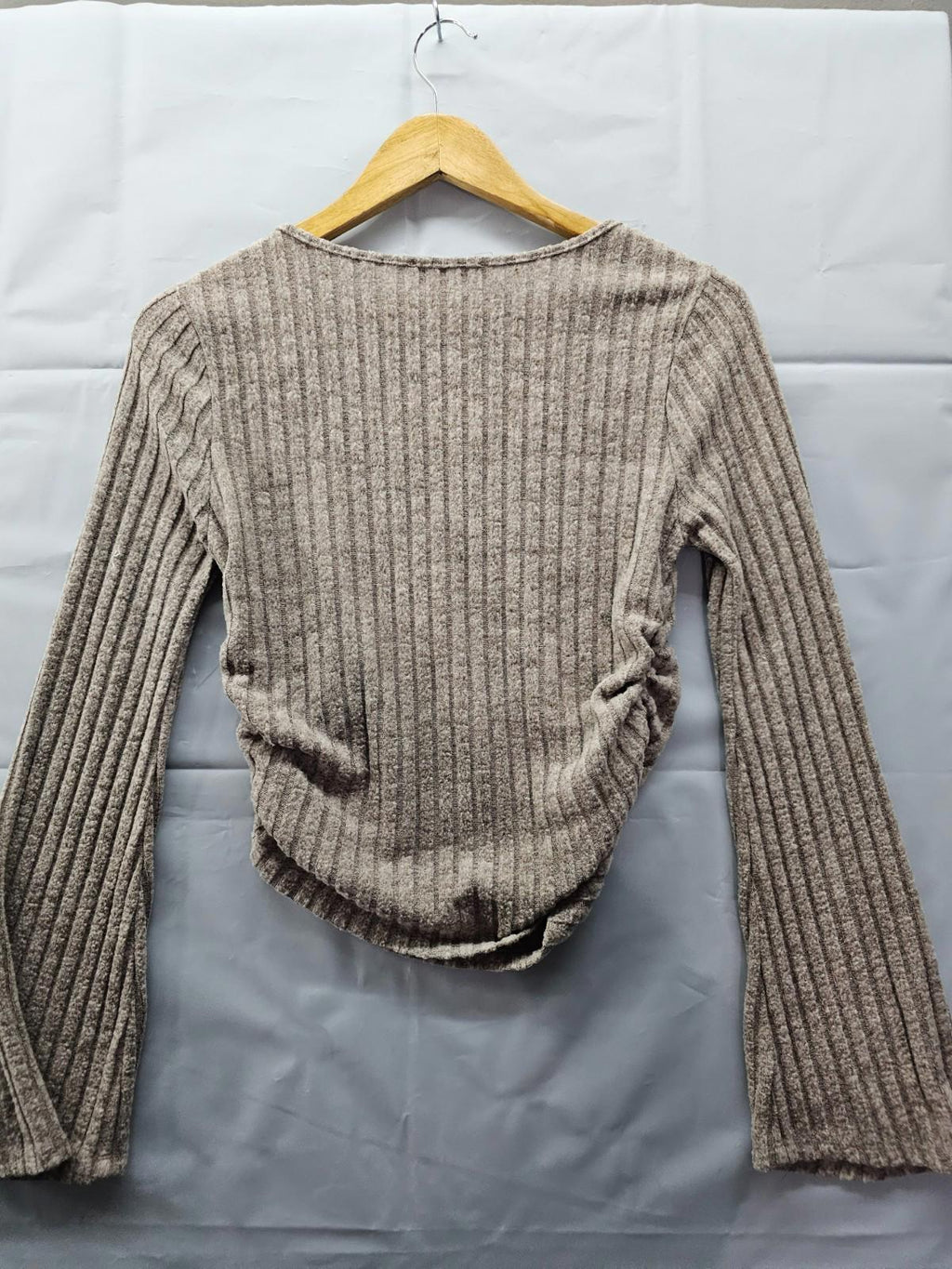 HYFVE Women’s Ribbed Knit Sweater Top Taupe Long Sleeve Ruched Size Large