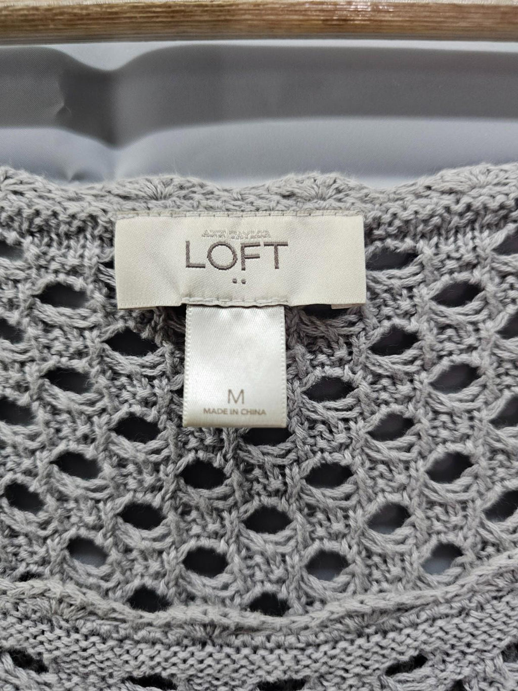 LOFT Gray Open Knit Sweater Women's Medium Scoop Neck Long Sleeve Pullover
