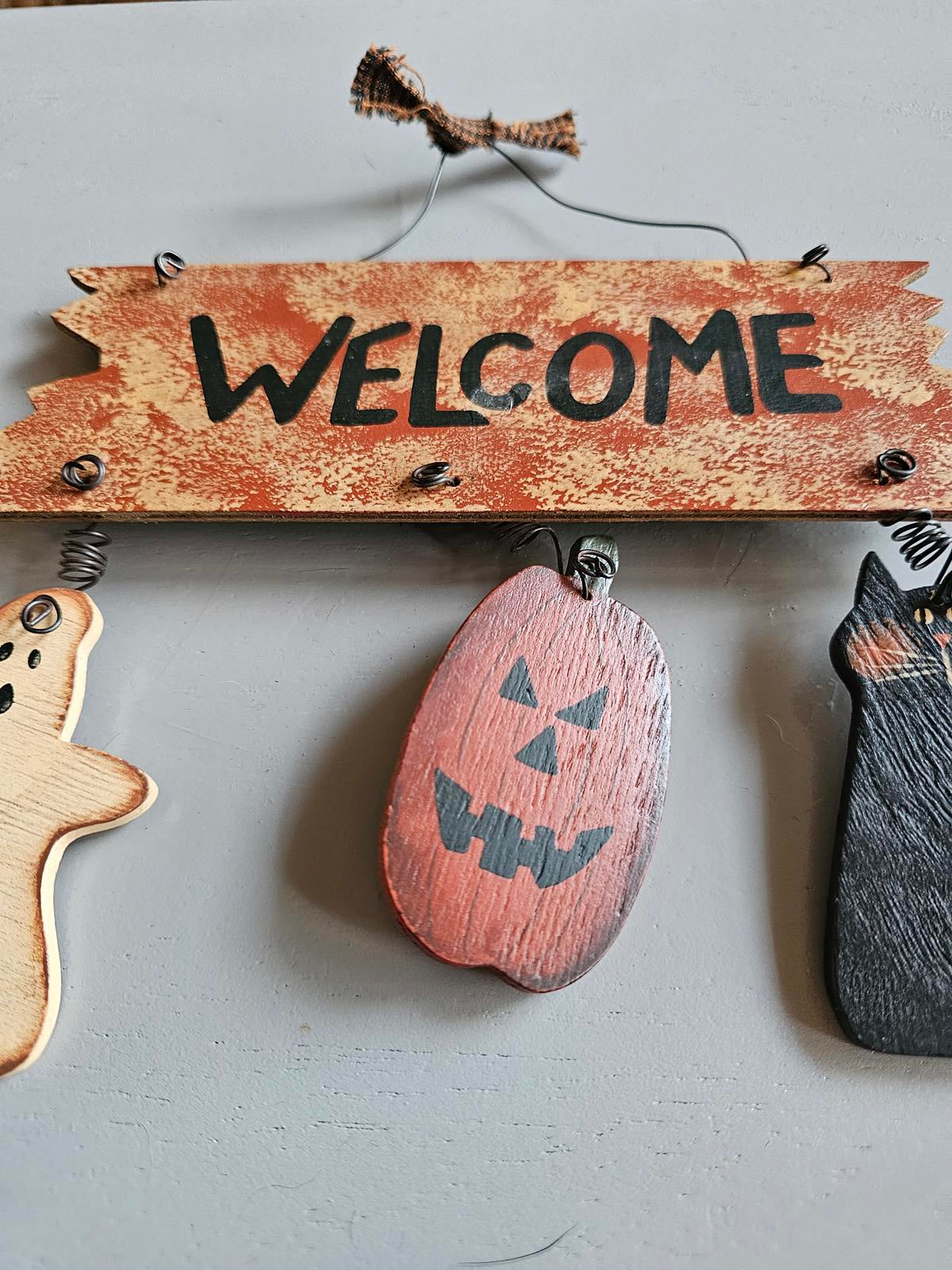 Halloween Welcome Sign with Ghost, Pumpkin, and Black Cat
