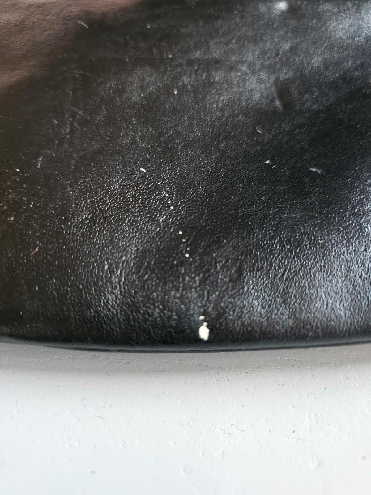 Vintage Andé Black Quilted Leather Shoulder Bag – Gold Chain Strap