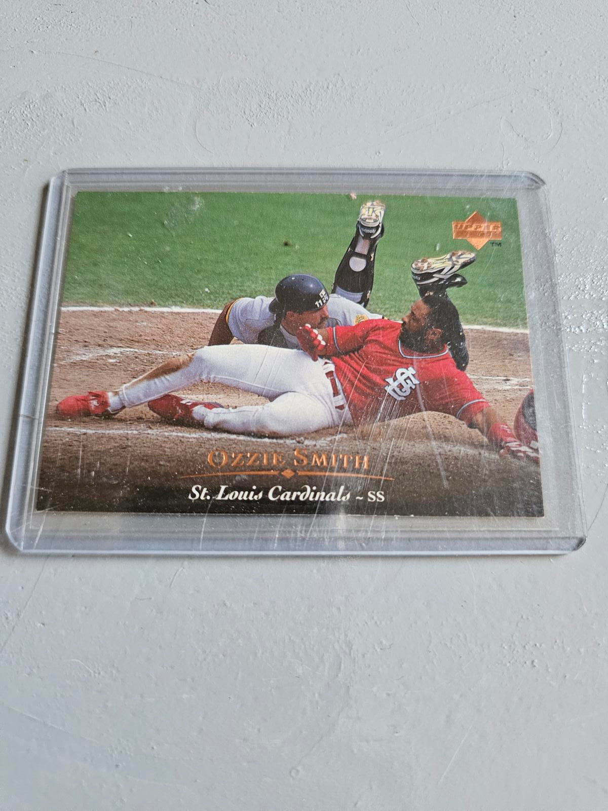 Ozzie Smith St. Louis Cardinals Baseball Card - Vintage Collector's Gem