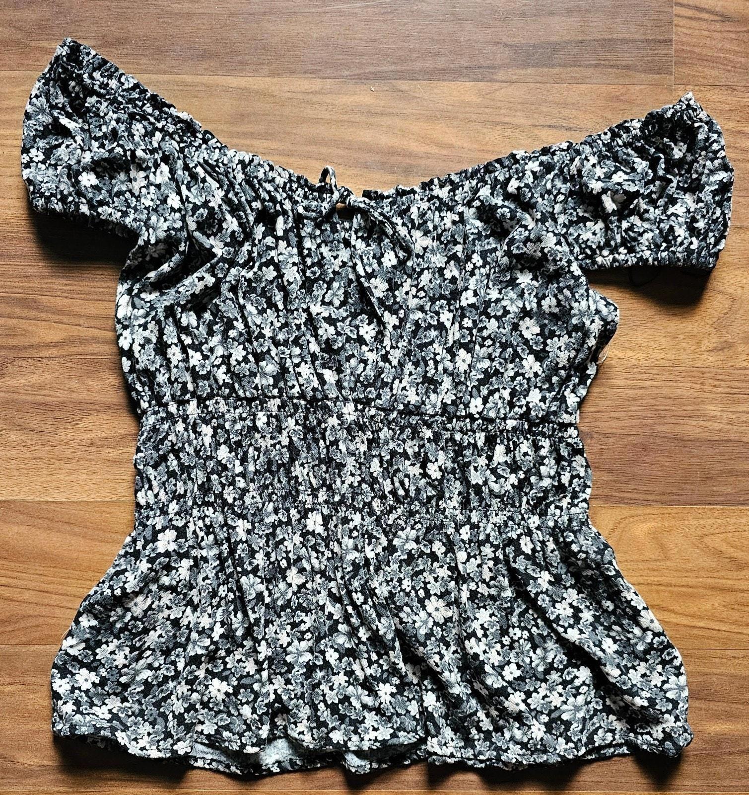 Old Navy Women's Black White Floral Off Shoulder Blouse M