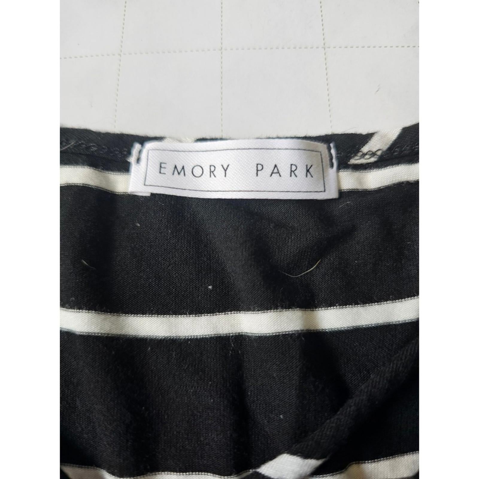 Emory Park Women's Sleeveless Black & White Striped Tank Top – Size Small