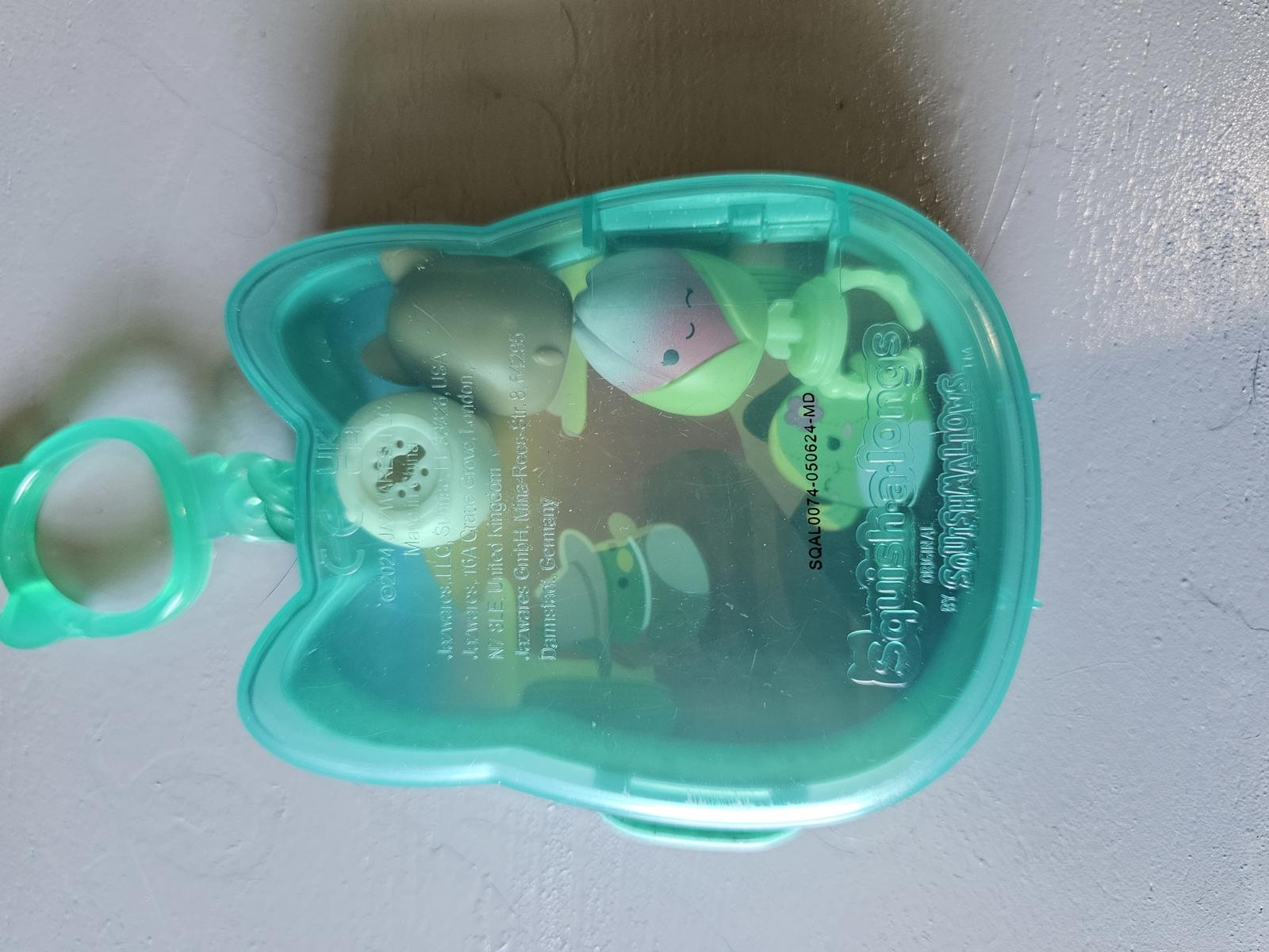 Squishmallows Squishville Squishalongs Set Desert Scene w/ Mini Figures & Case