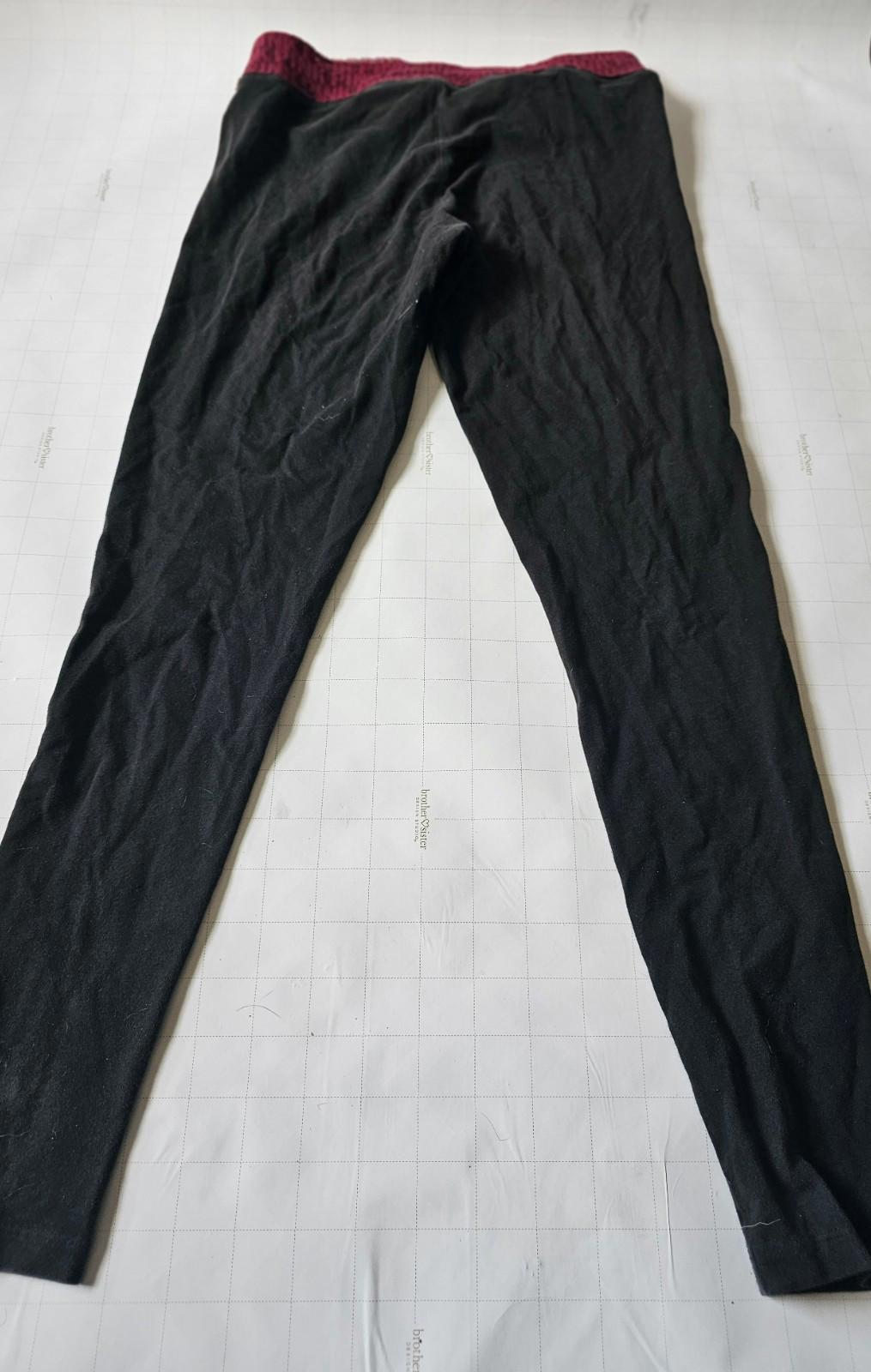 Victoria’s Secret PINK Black Leggings Medium Burgundy Logo Waistband Dog