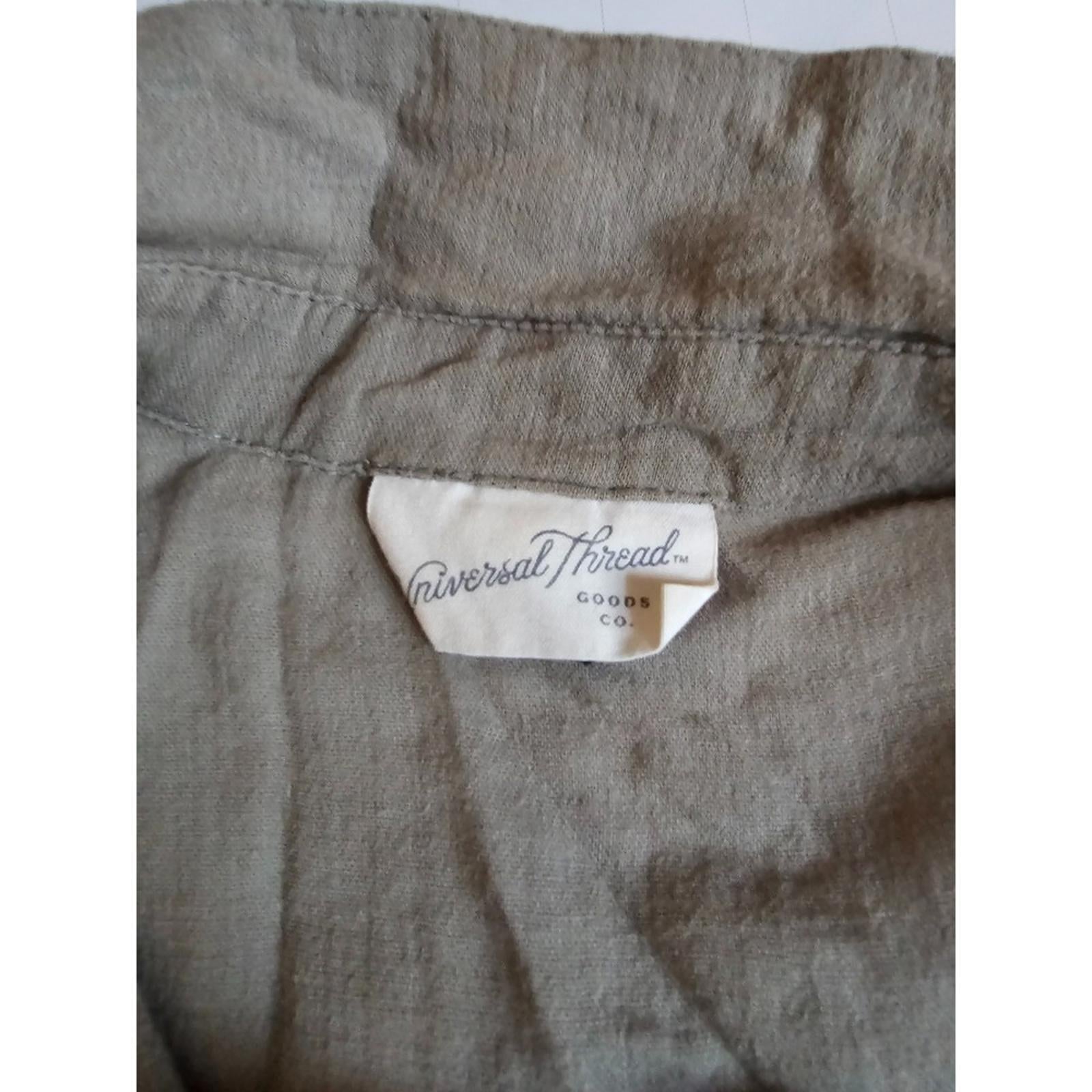 Universal Thread Olive Green Button Front Blouse Women's M