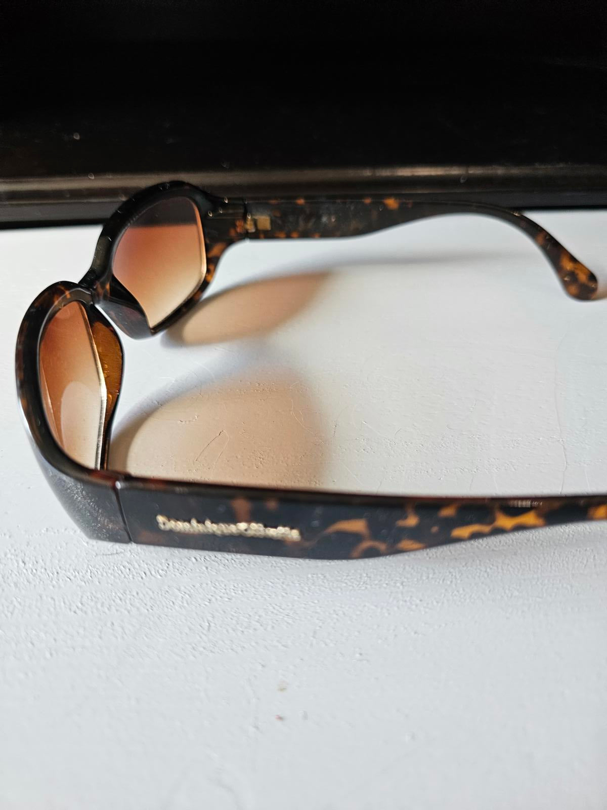 Dominique Olivette Tortoise Shell Sunglasses Brown Gradient Lenses Preowned