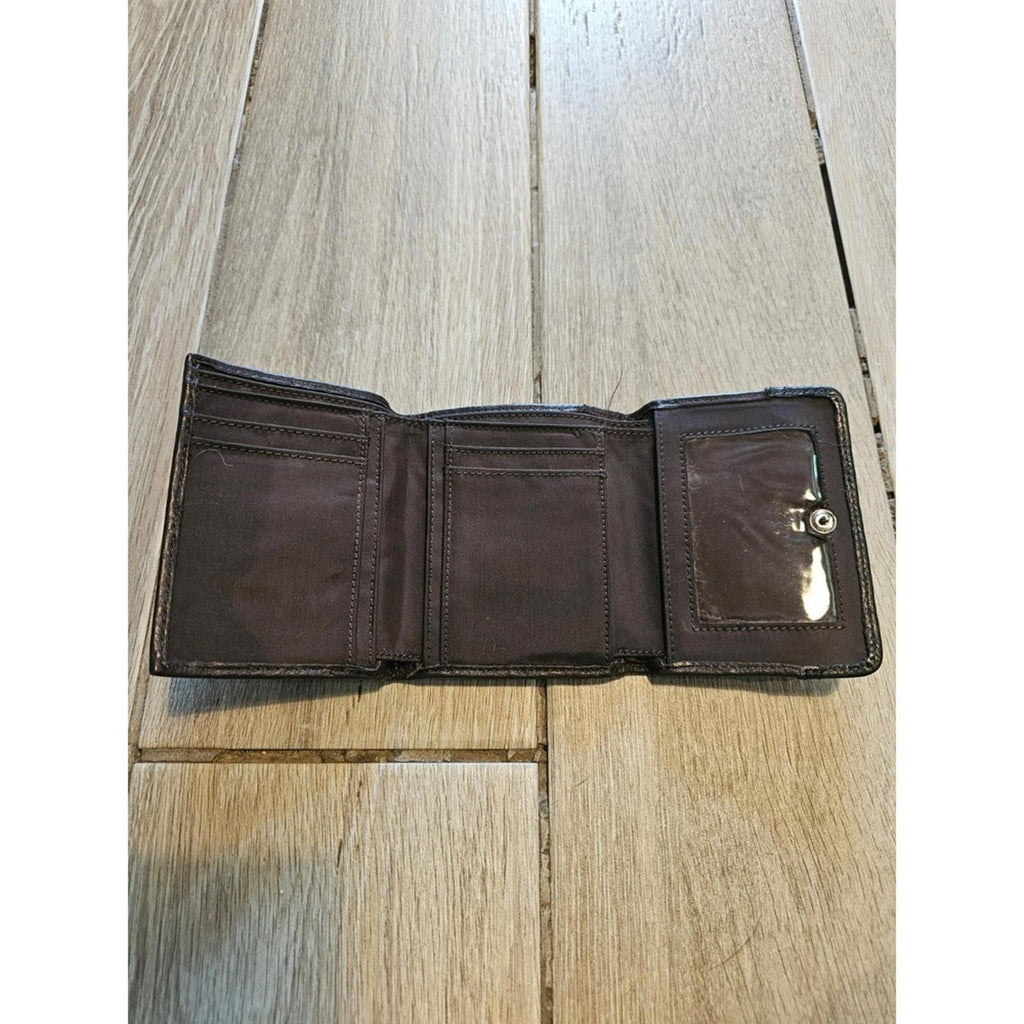 Liz Claiborne Brown Leather Women's Wallet - Classy and Sassy!
