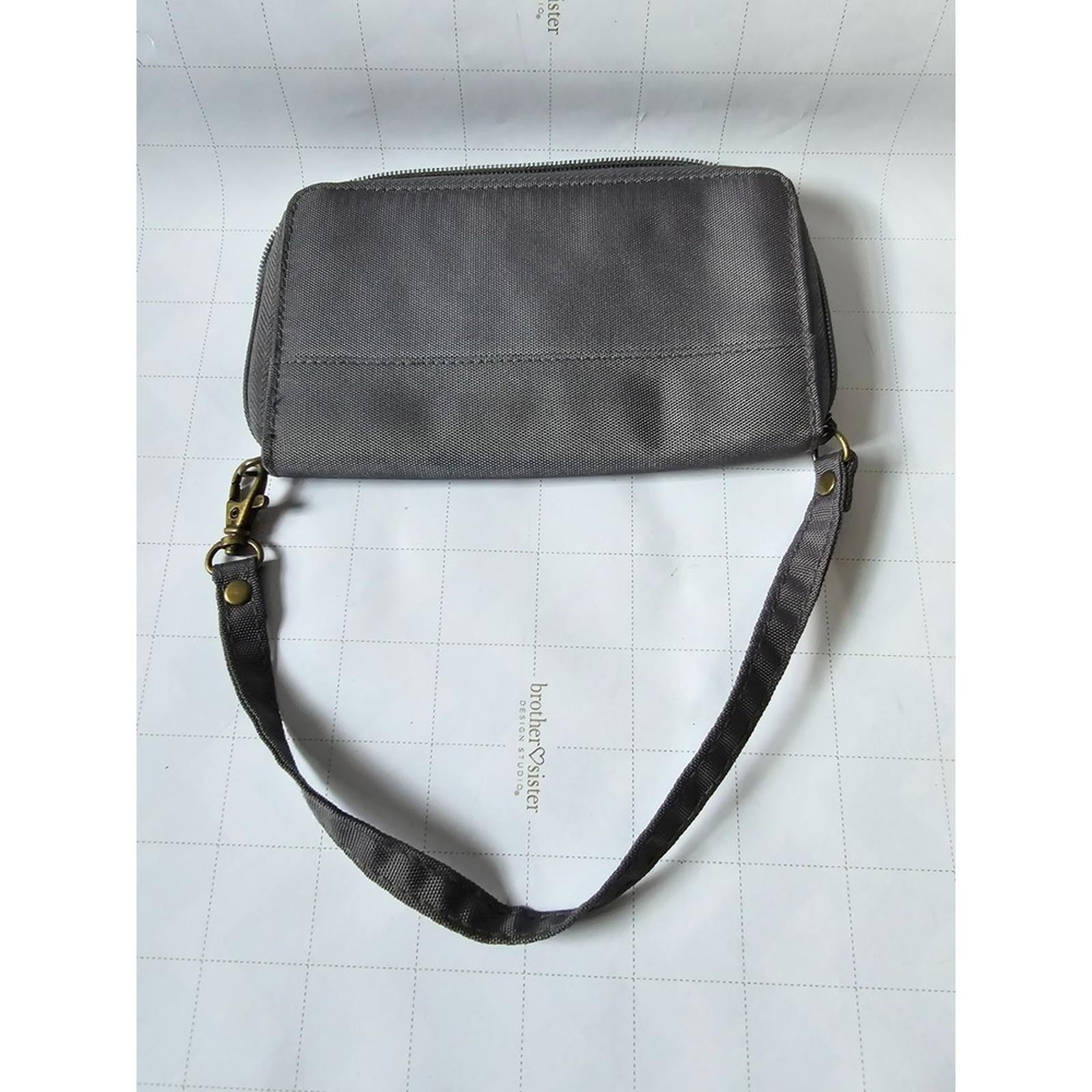 Travelon Gray Wristlet Wallet - Your New Sidekick!