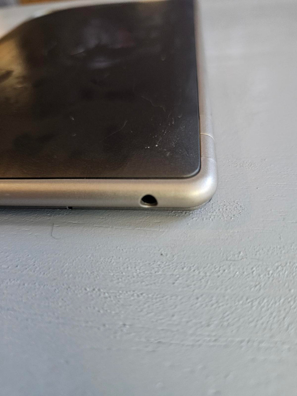 Barnes & Noble Nook Tablet Model BNTV250A Silver Flickers On Won’t Stay Powered