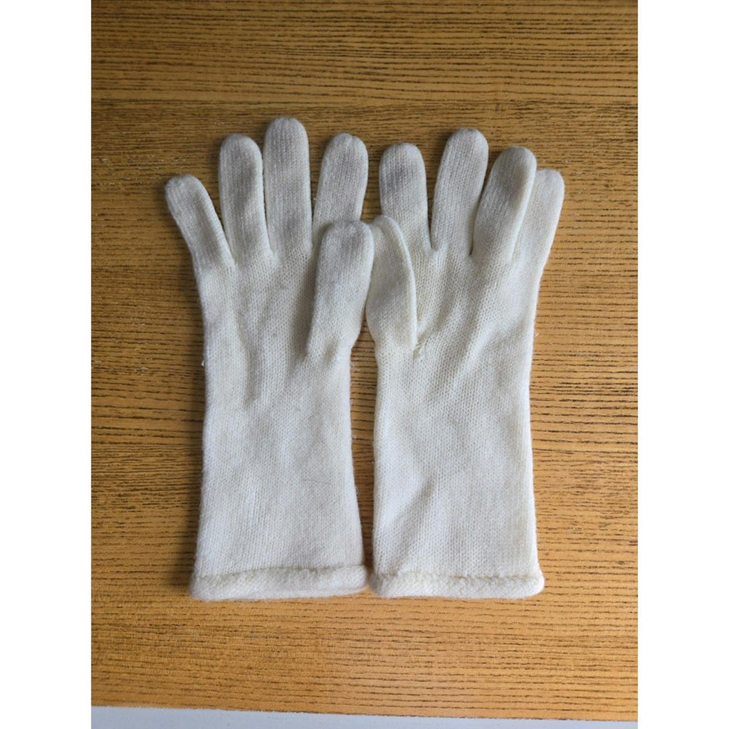 The Unbranded Brand White Women's Gloves - Classy & Cozy!