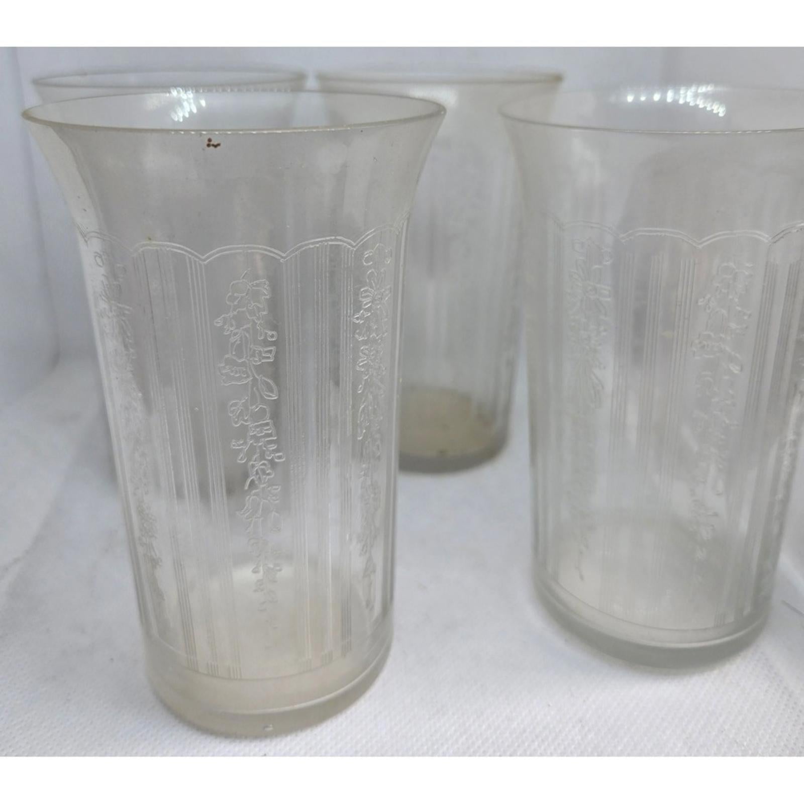 Set of 3 Vintage Etched Glasses Ribbed Floral Panel Design