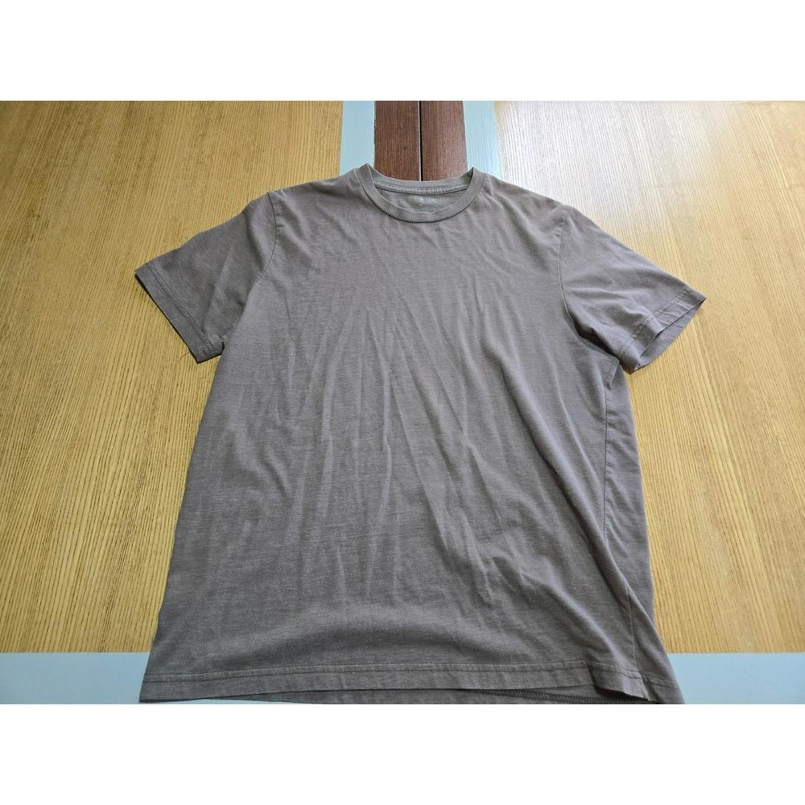 Brown Classic Men's T-Shirt - The Everyday Hero
