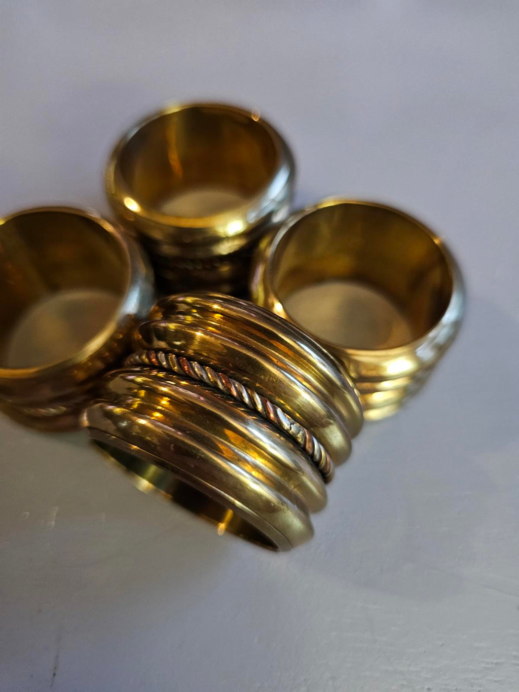 Set of 4 Brass Napkin Rings Gold Tone Twisted Rope Accent Vintage Style