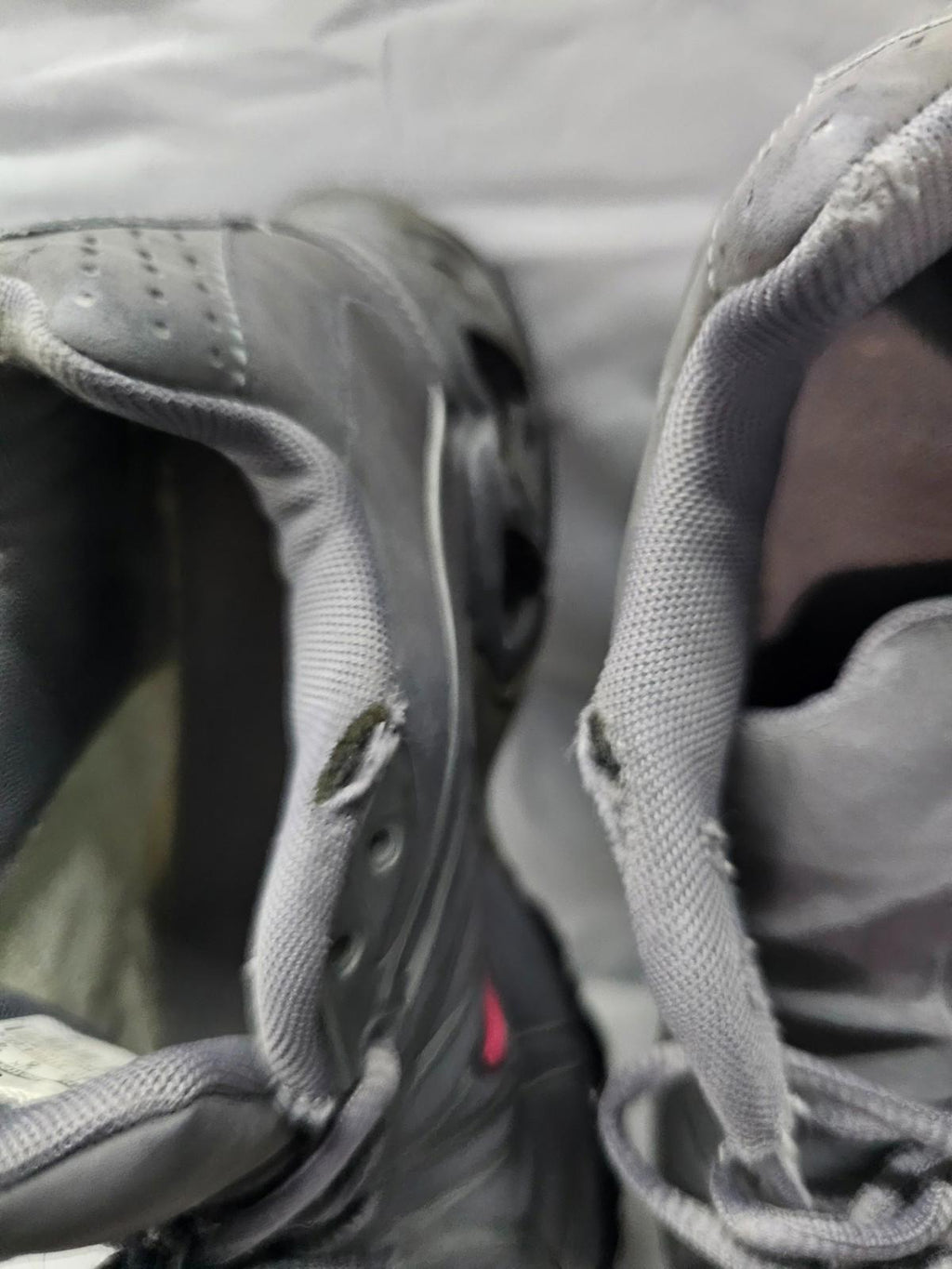 Nike Air Max Torch 4 Women’s Running Shoes Gray & Pink Size 8.5