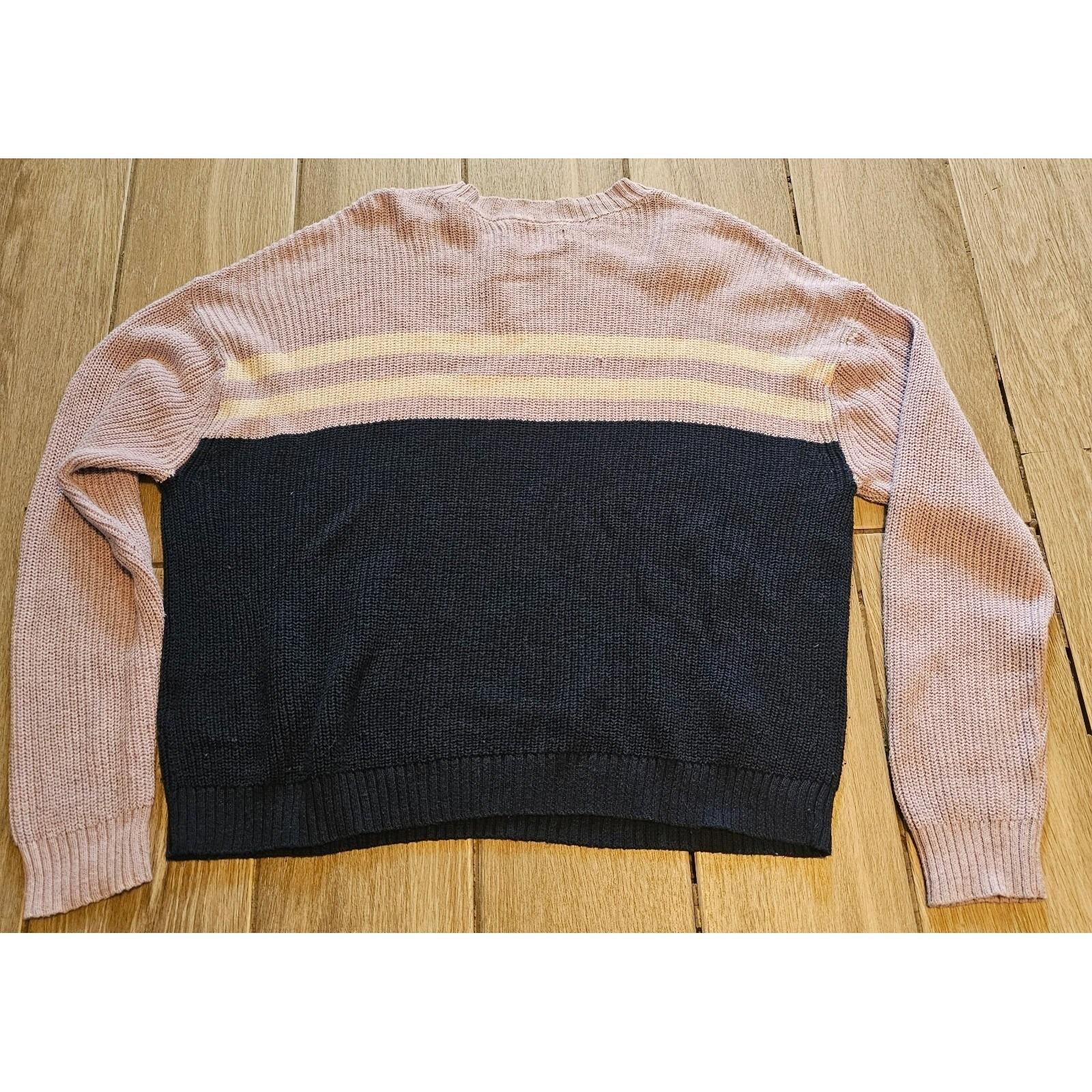 Chunky Colorblock Sweater That Actually Keeps You Warm