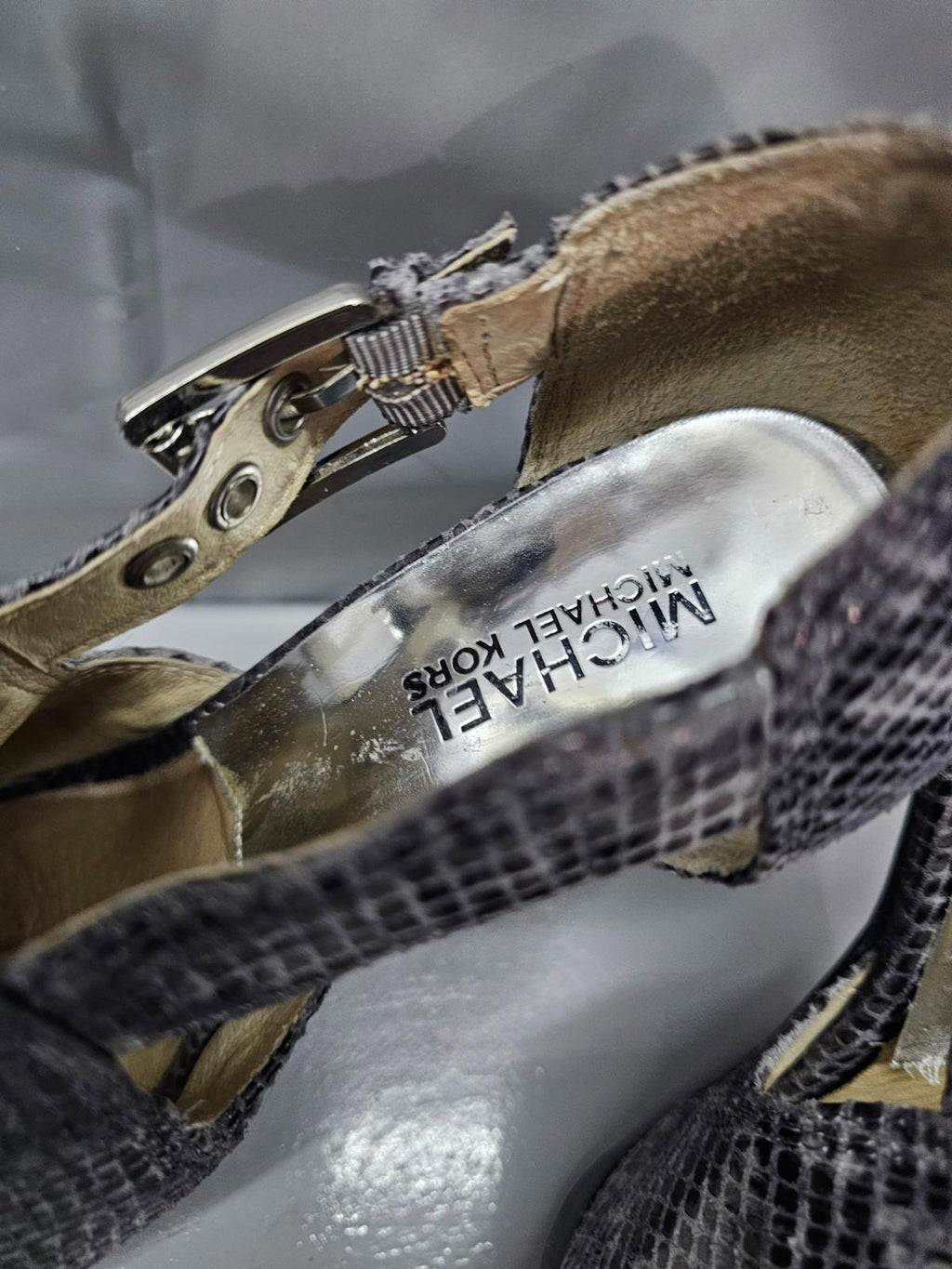 Michael Kors Snakeskin Peep Toe Heels Size 8M Fierce Party Pumps