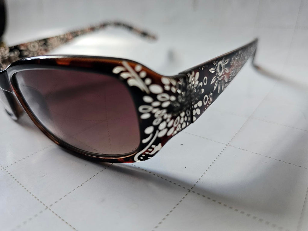 Stylish Floral-Patterned Women's Sunglasses