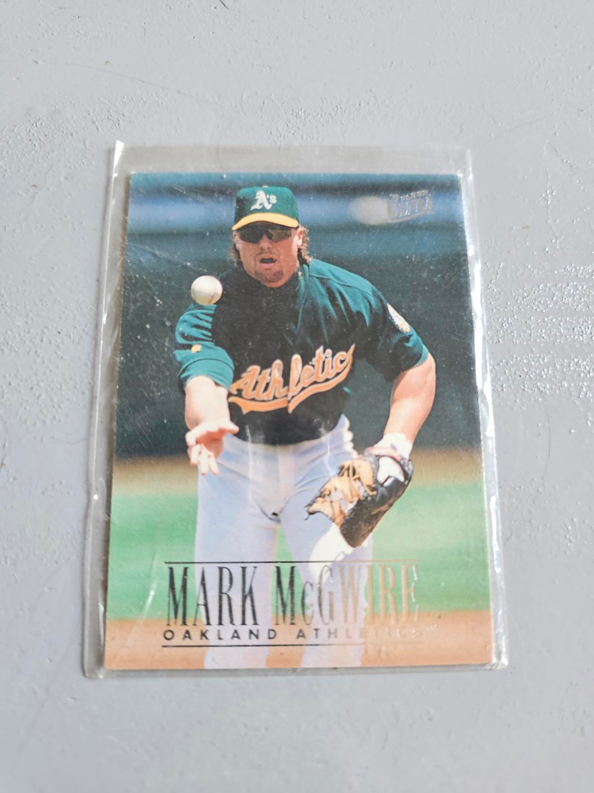 Mark McGwire 1996 Fleer Baseball Card - Oakland Athletics #115