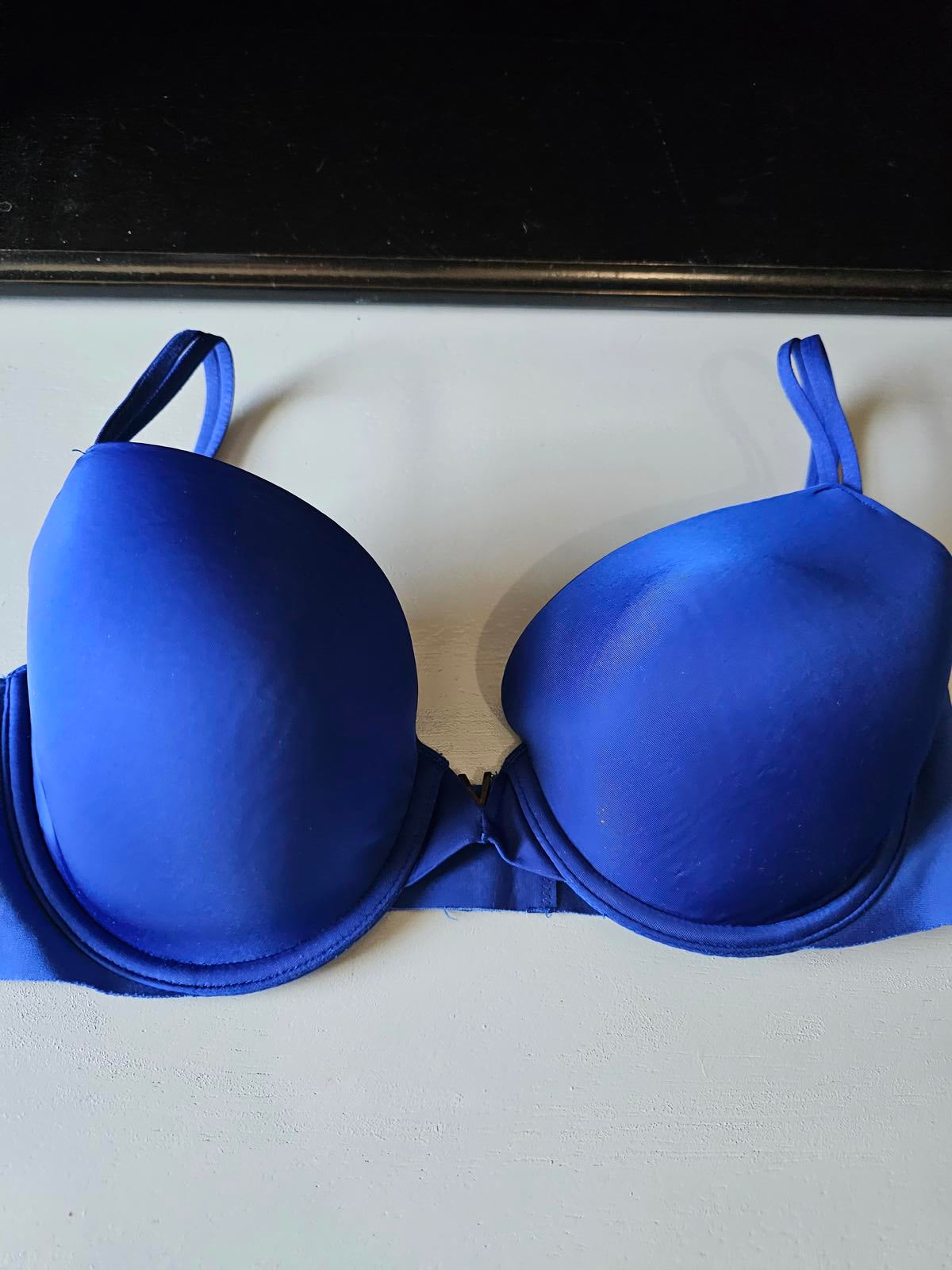 Victoria’s Secret So Obsessed PushUp Bra Size 34D Cobalt Blue with Gold V Accent