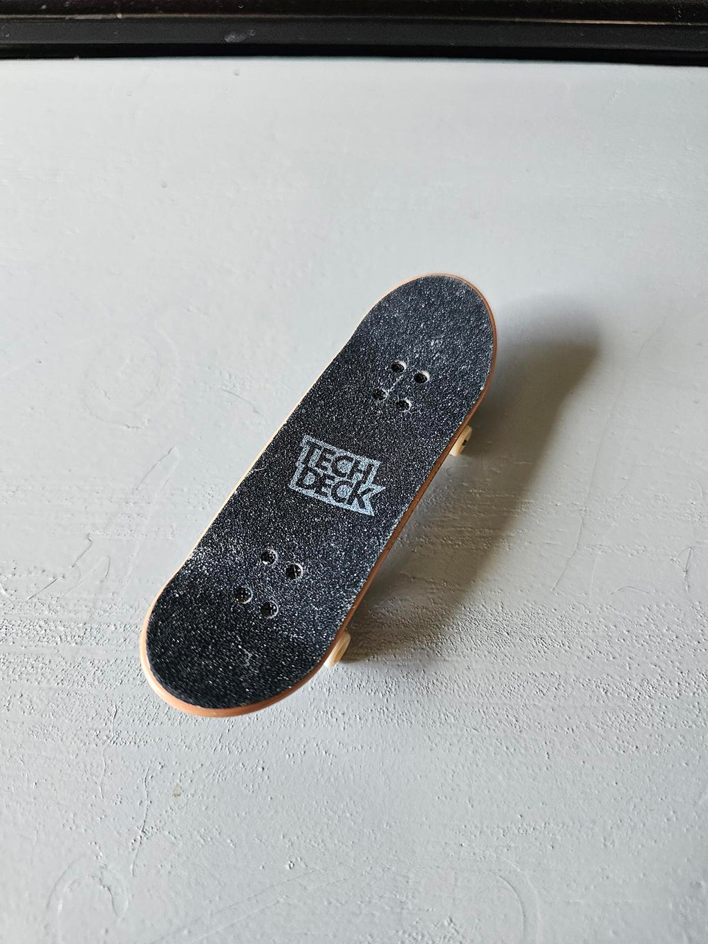 Tech Deck Fingerboard Hot Beast Fire Graphic Mini Skateboard Black/Red