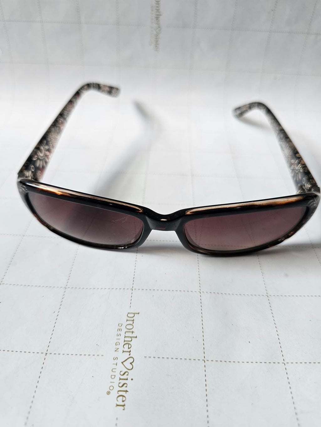 Stylish Floral-Patterned Women's Sunglasses